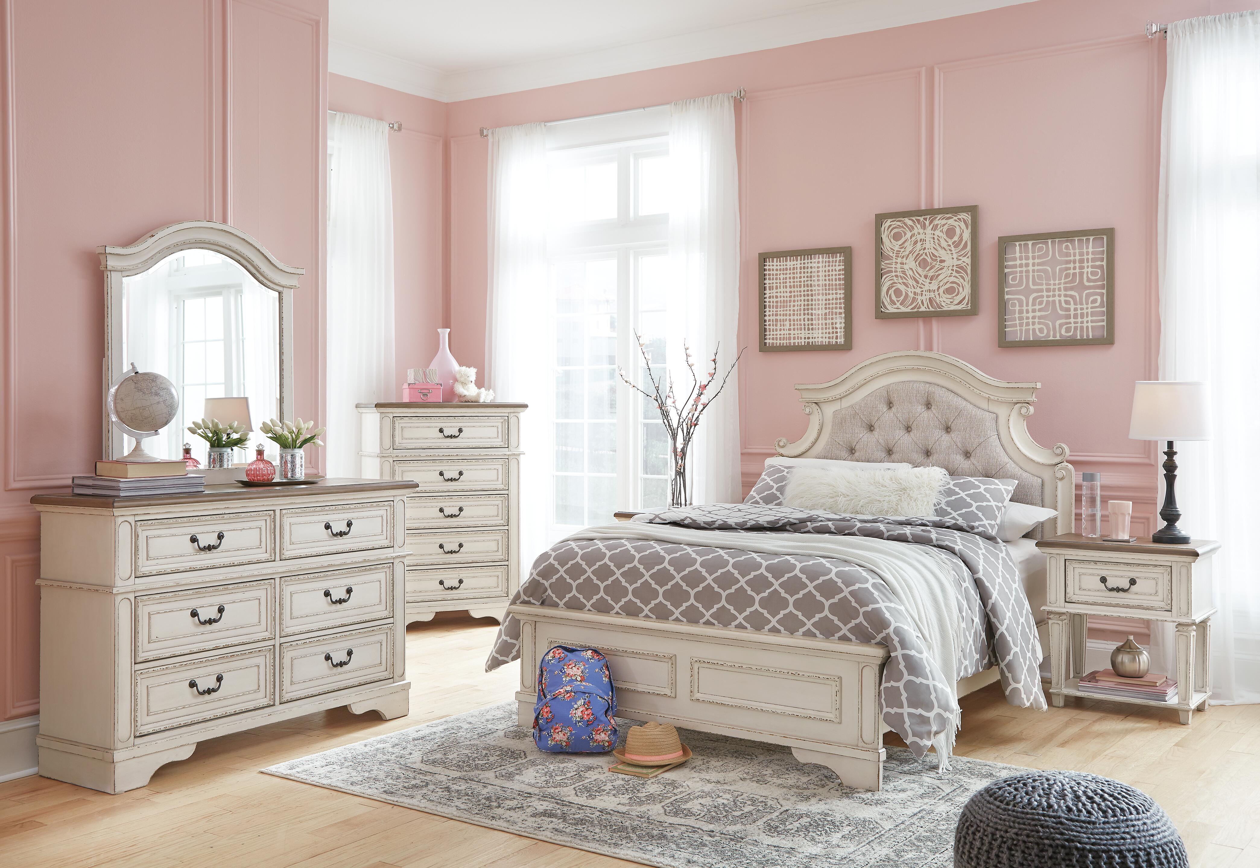 Realyn Youth 5 Drawer Chest of Drawers | Ashley