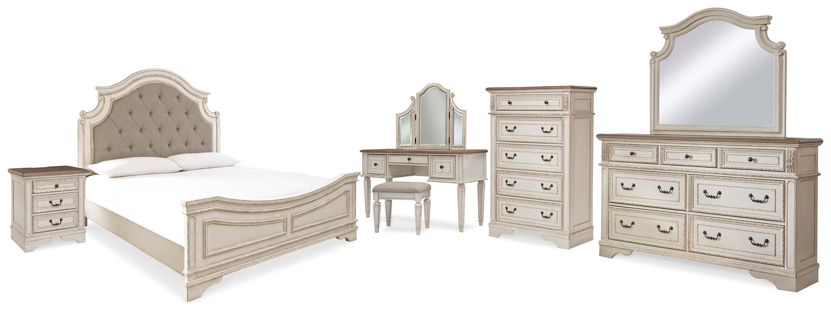 Cama de paneles Realyn King, cómoda, espejo, arcón, tocador y mesita de noche - image 1