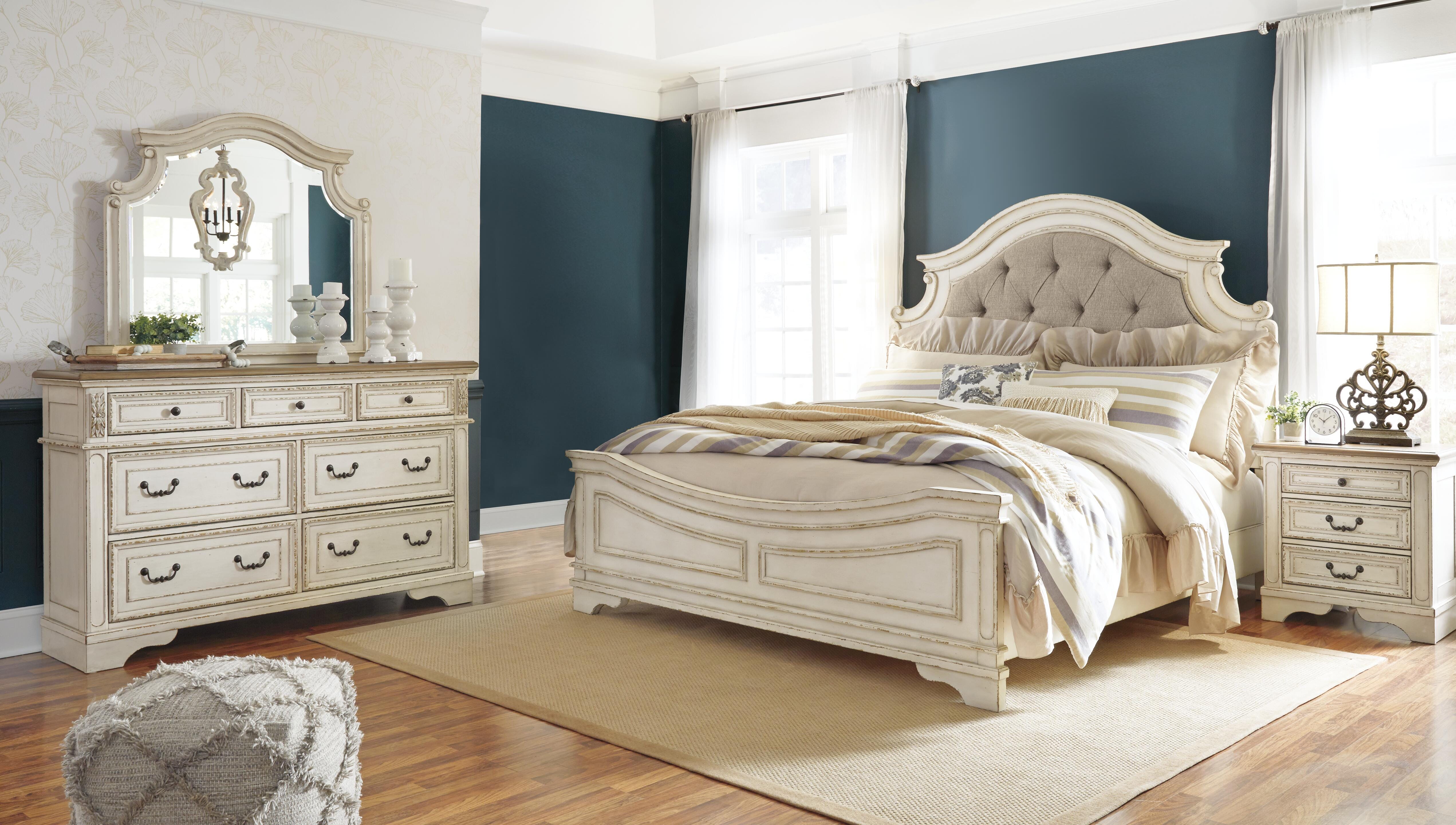 Realyn Nightstand - image 7