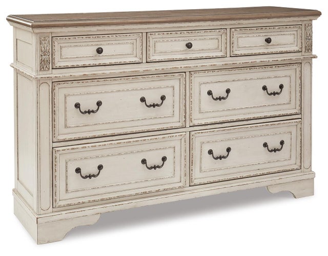 Realyn 7 Drawer Dresser