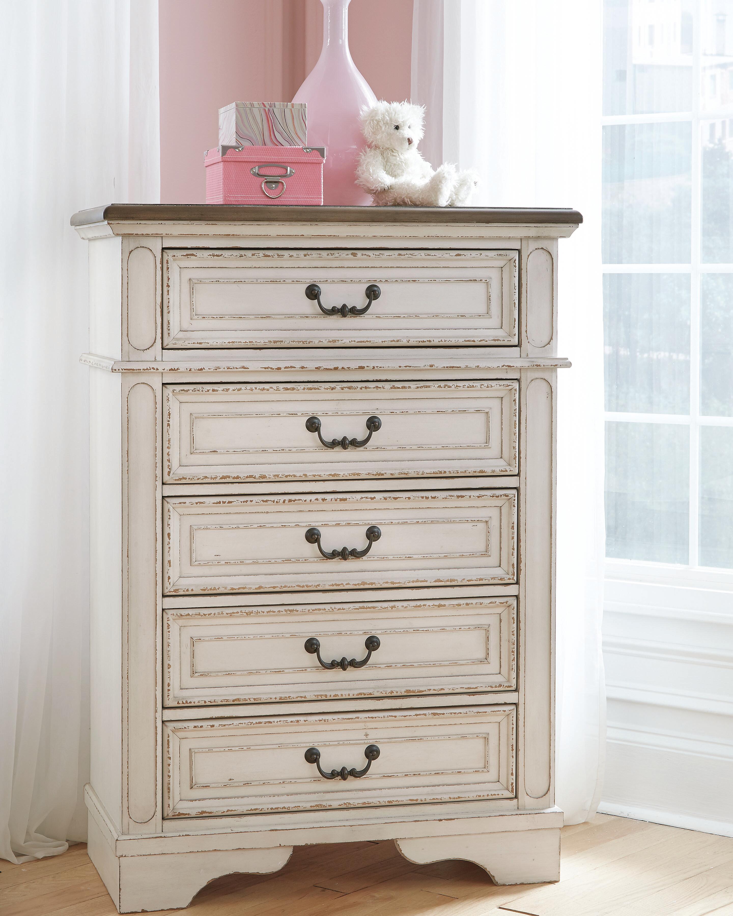 Realyn Chest of Drawers - image 1