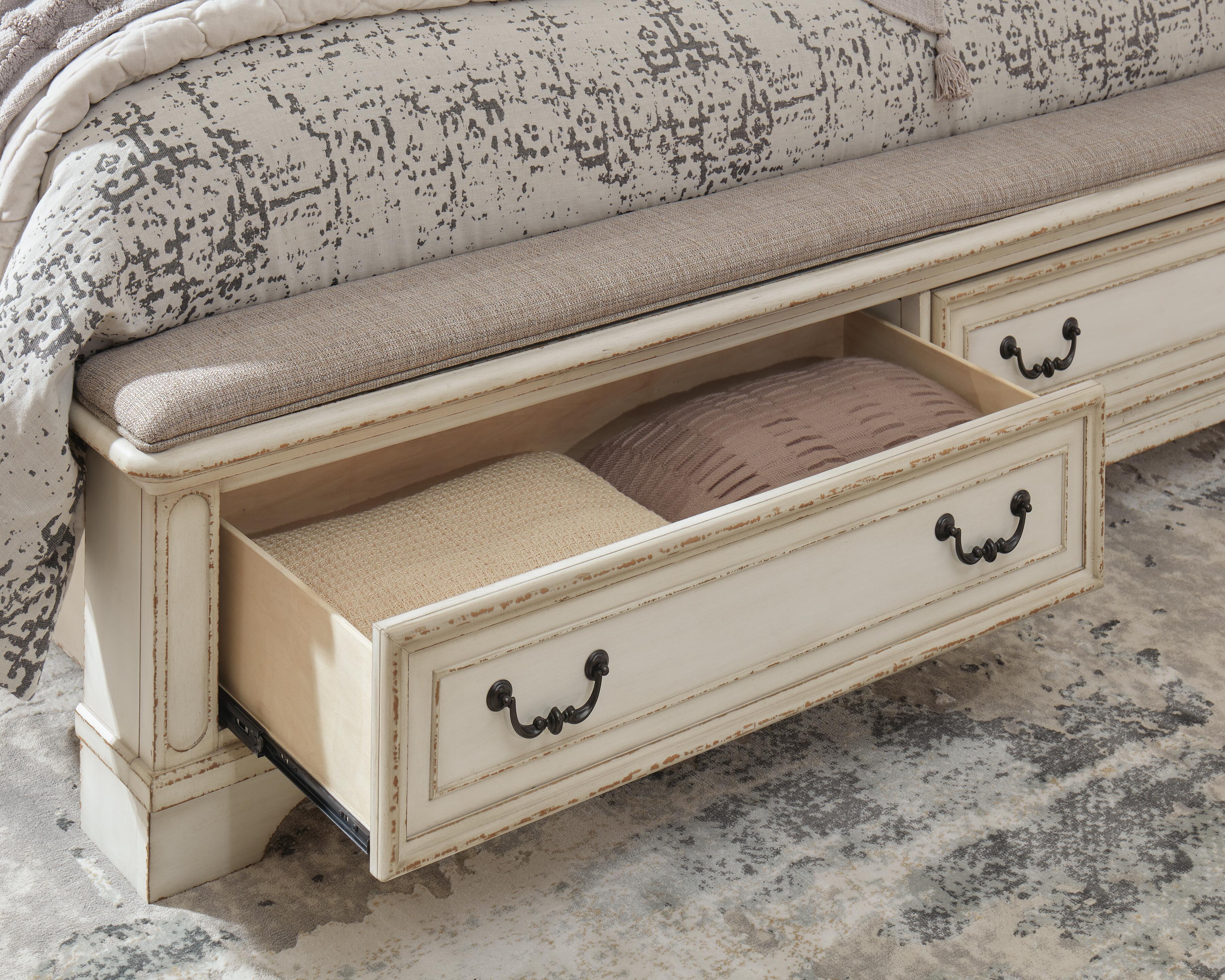 Cama con paneles tamaño queen Realyn, tocador, espejo, cómoda y mesita de noche - image 19