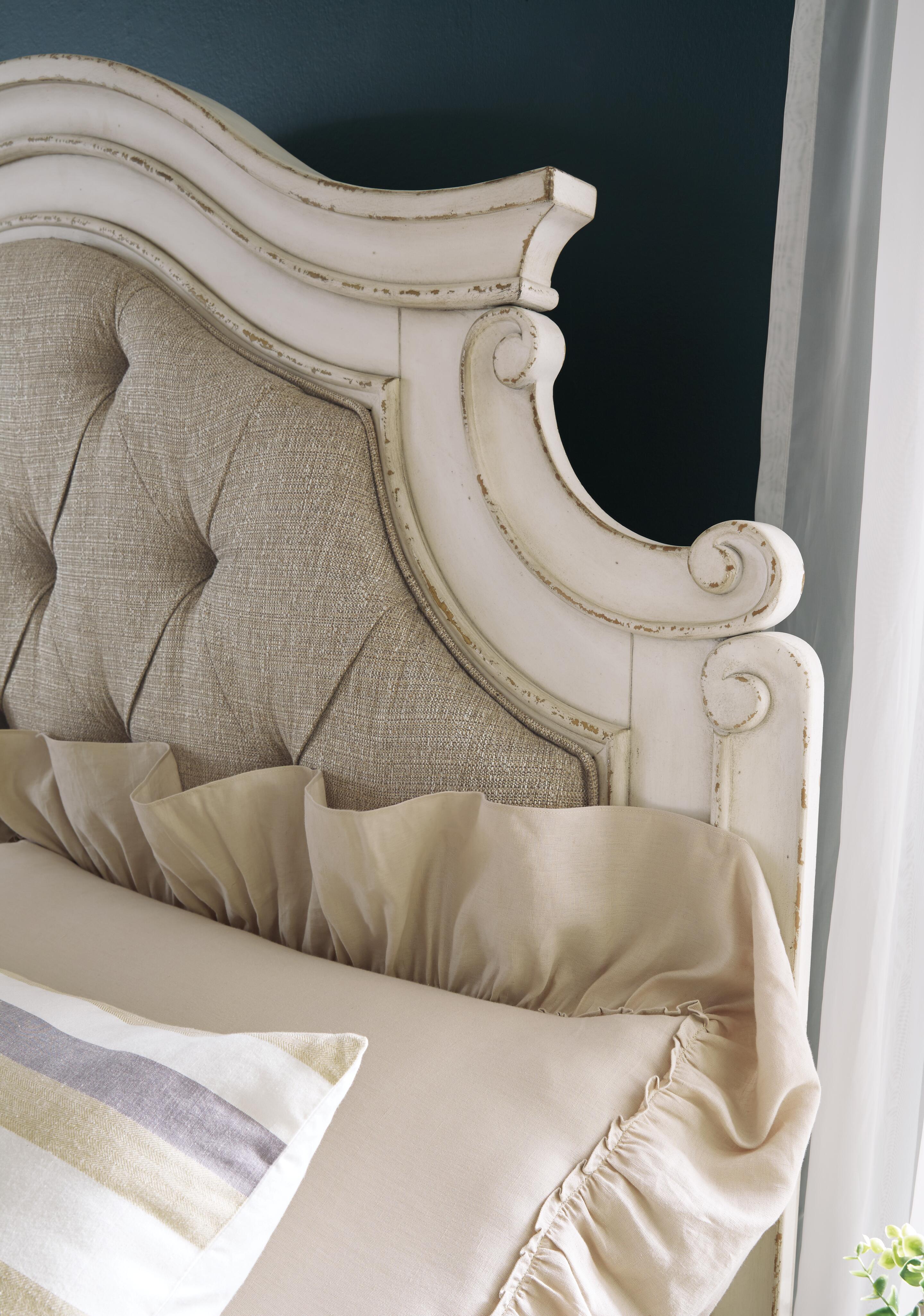 Realyn Queen Upholstered Panel Bed - image 3