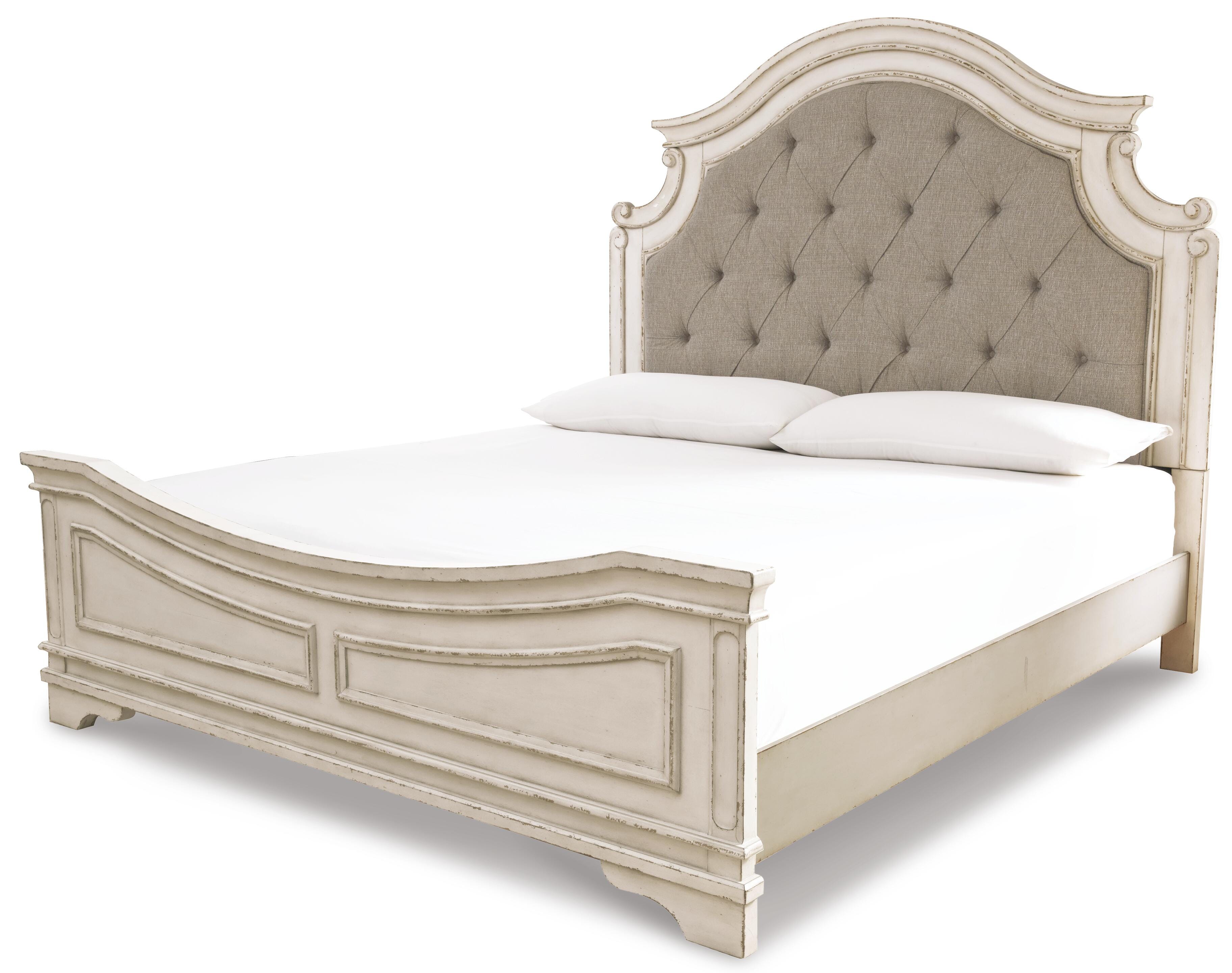Cama king, cómoda y 2 mesitas de noche Realyn - image 6