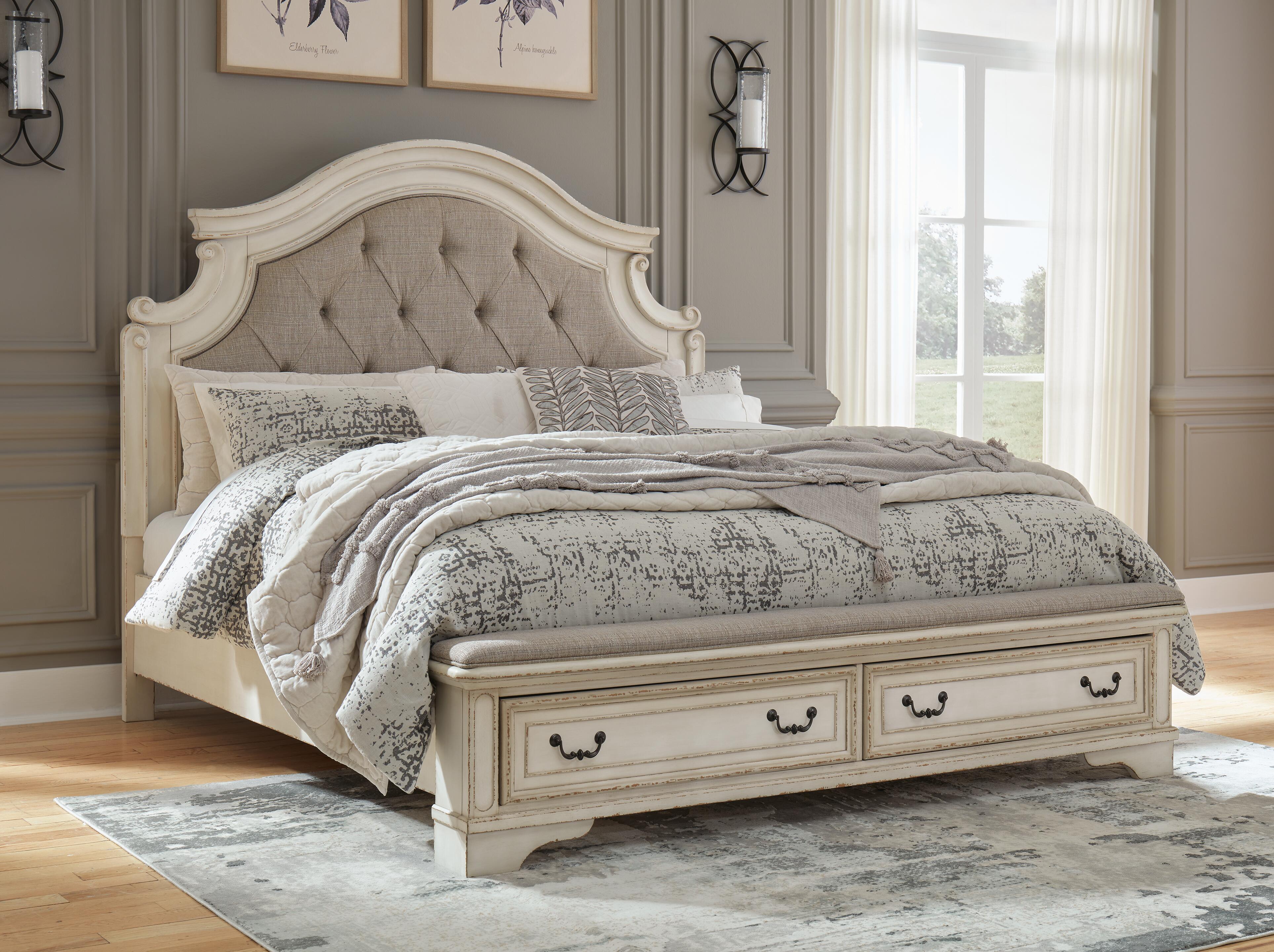 Cama Realyn King con tocador y mesita de noche - image 14