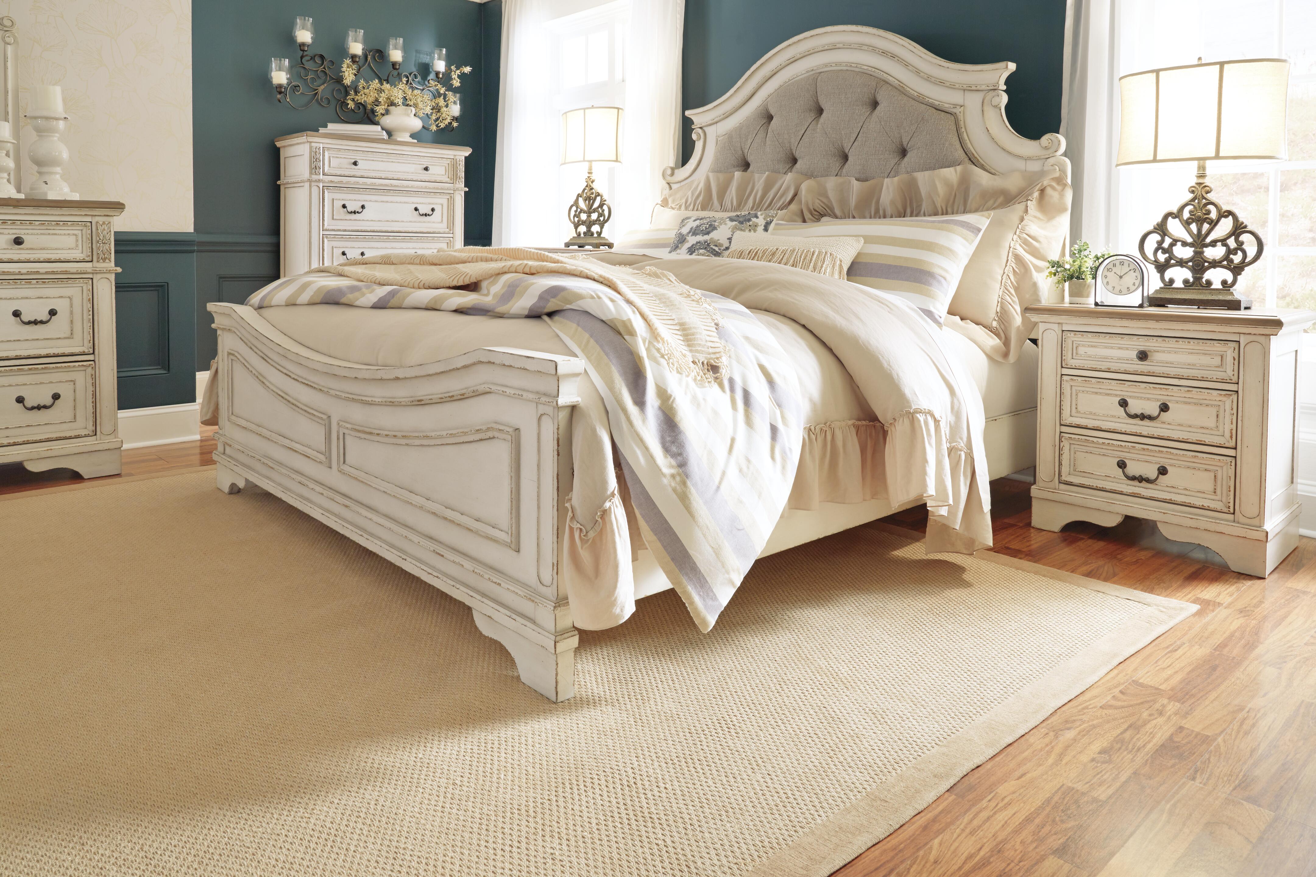Realyn Queen Upholstered Panel Bed - image 6
