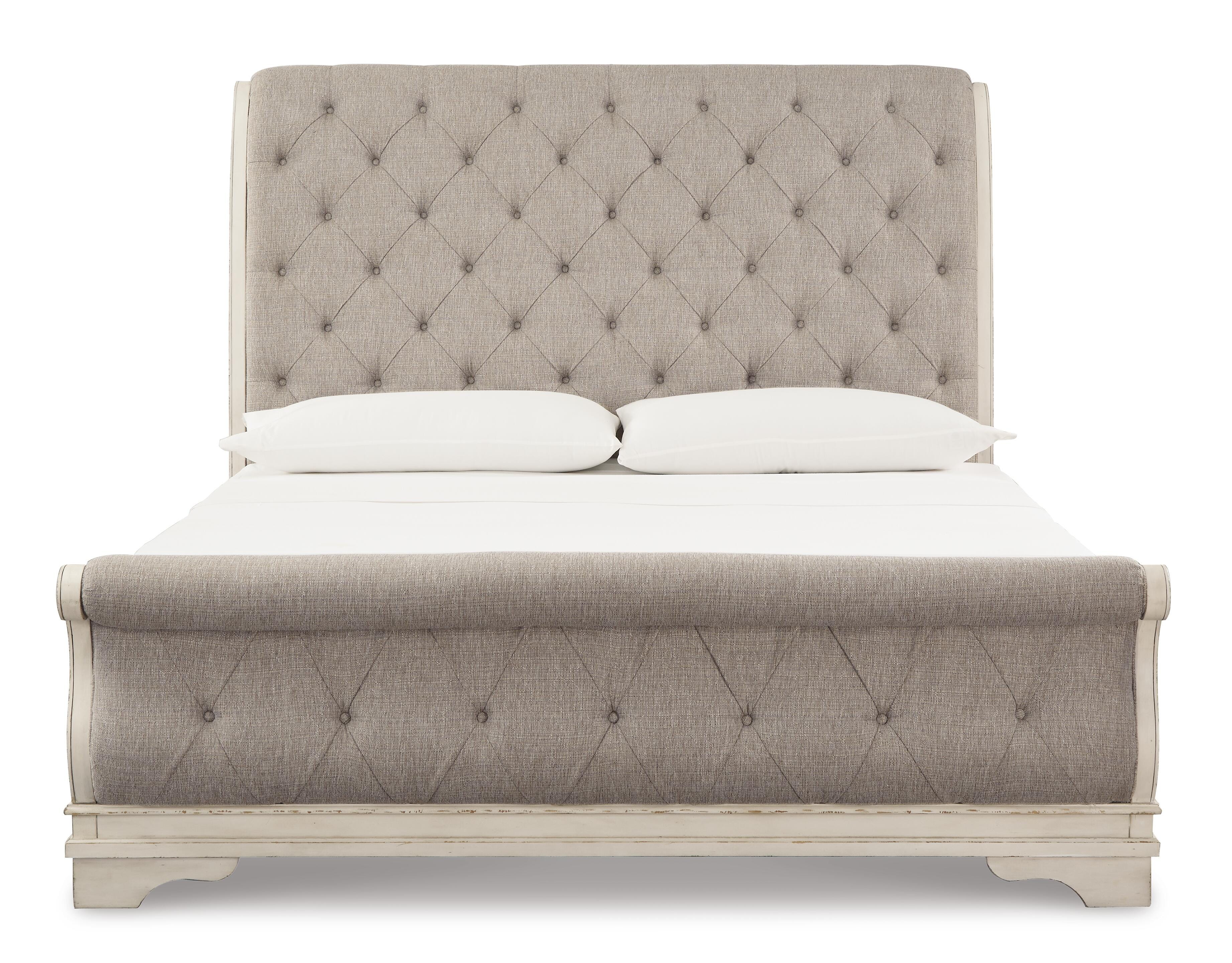 Realyn King Sleigh Bed - image 7
