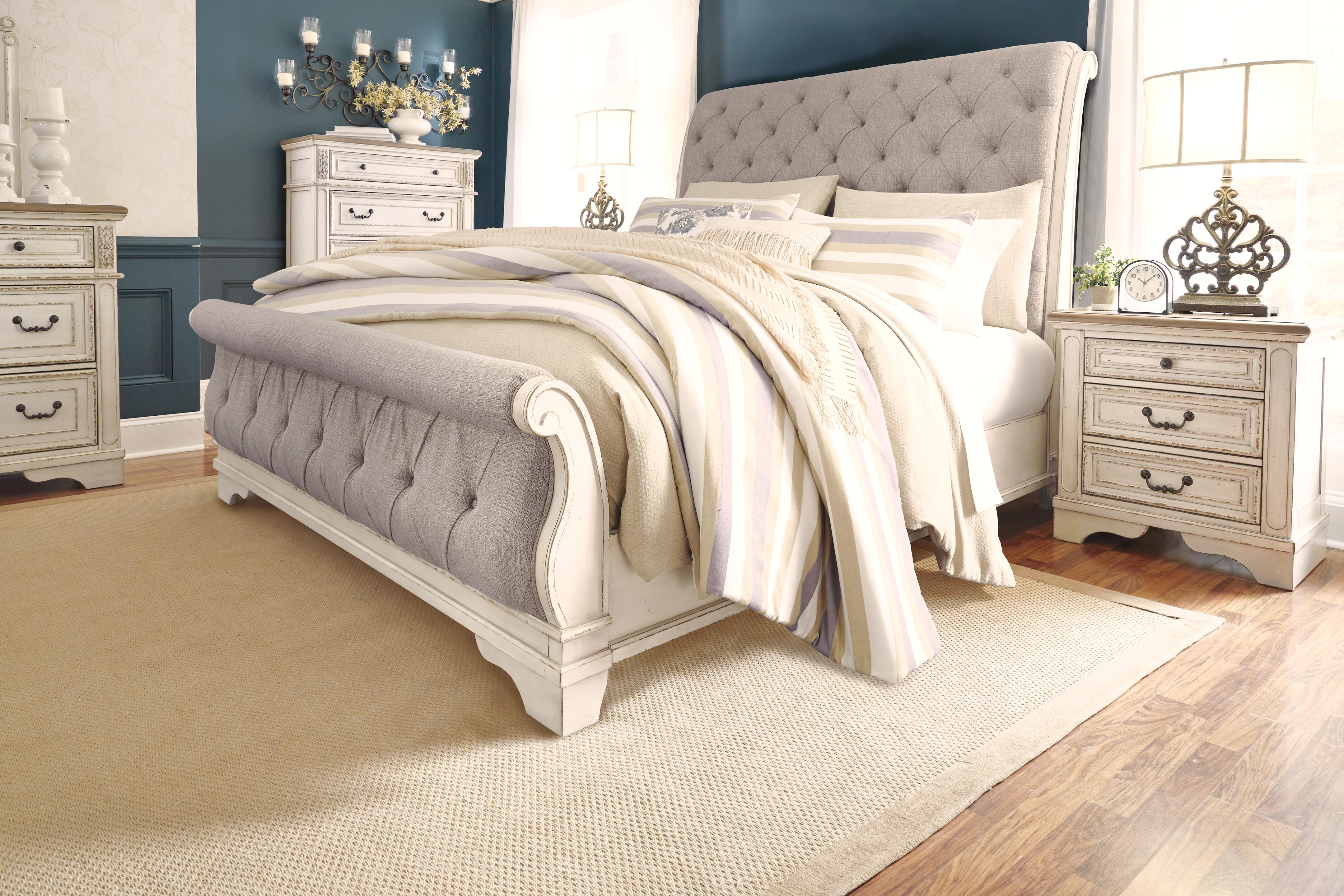 Realyn King Sleigh Bed - image 10