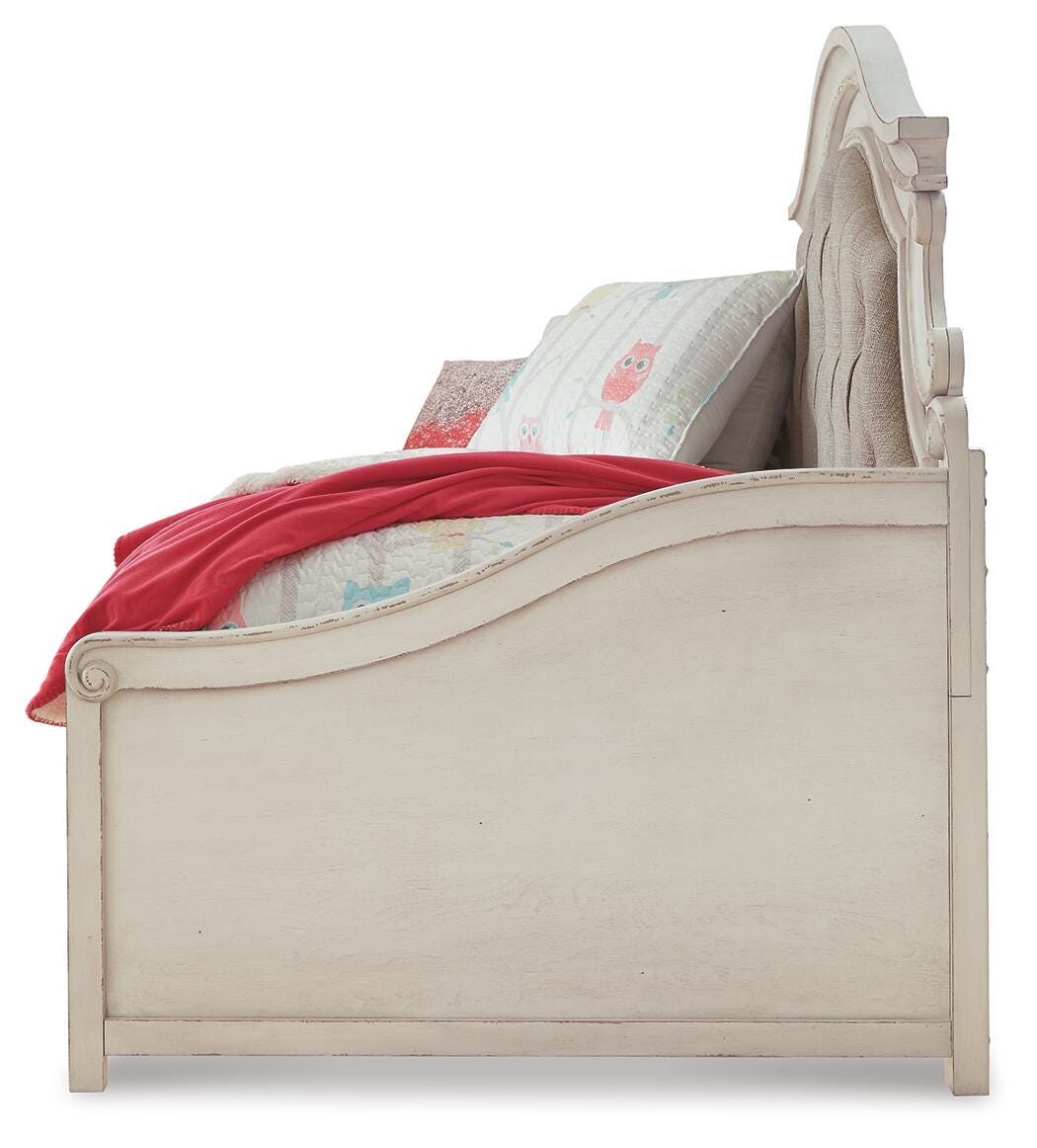 Realyn Twin Day Bed - image 5