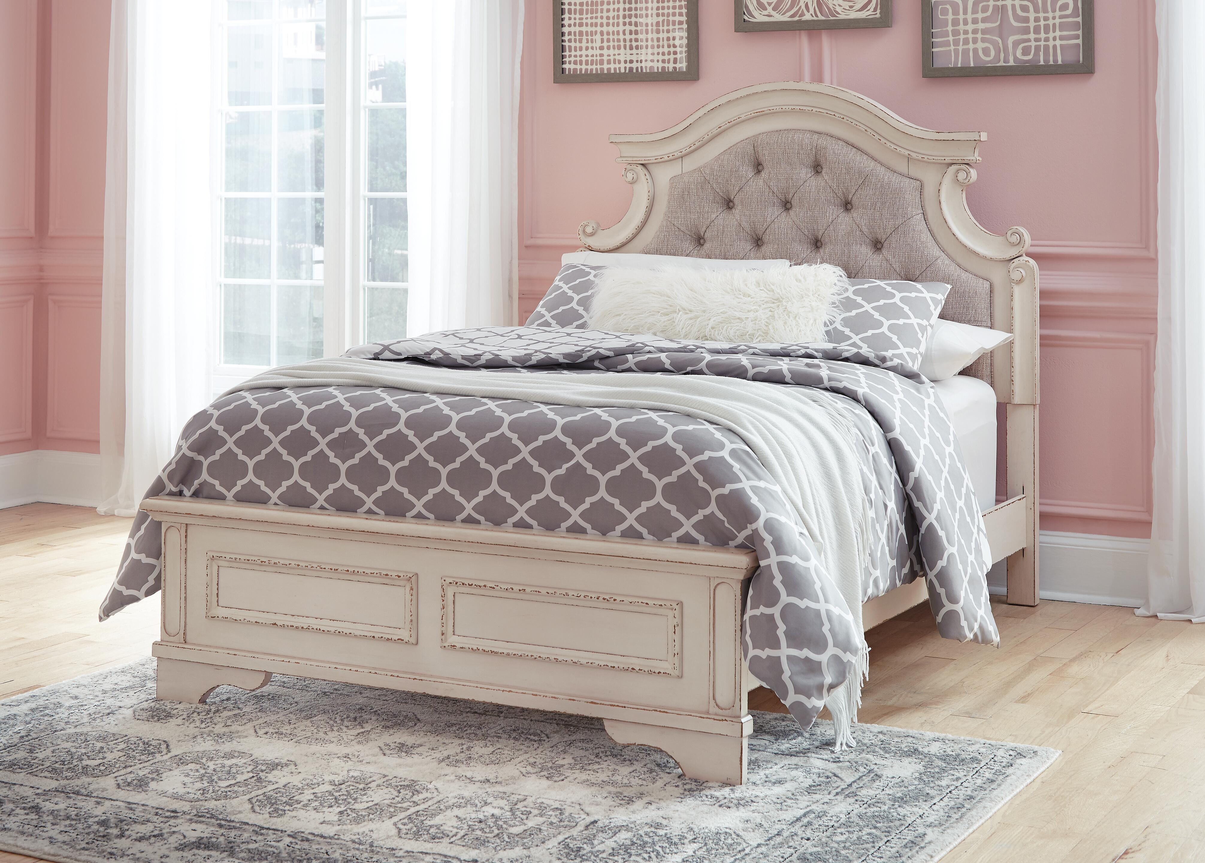 Realyn Full Panel Bed, Dresser and Nightstand - image 10