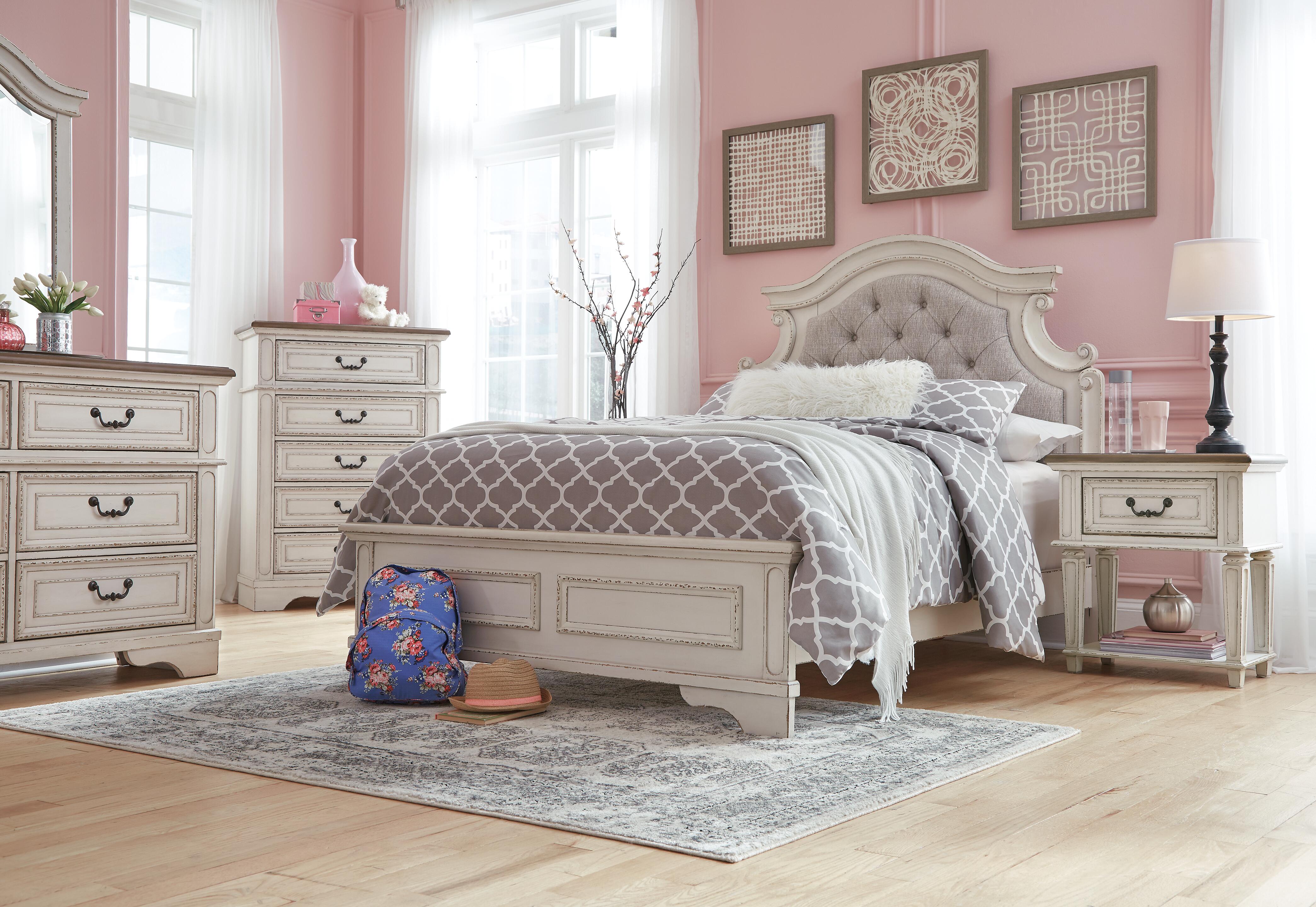 Realyn Full Panel Bed - image 10