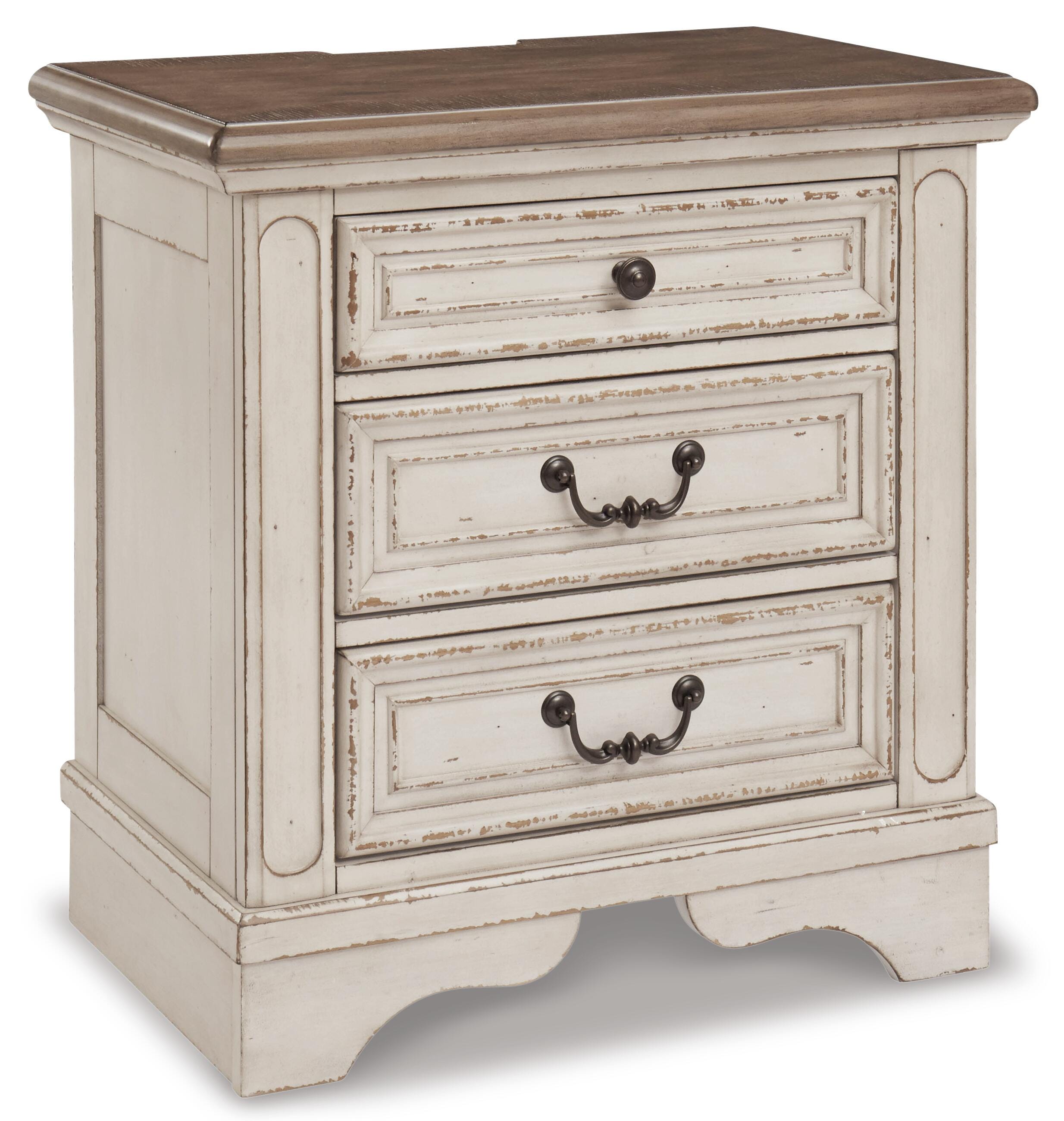 Realyn King Bed with Mirrored Dresser and Nightstand - image 4