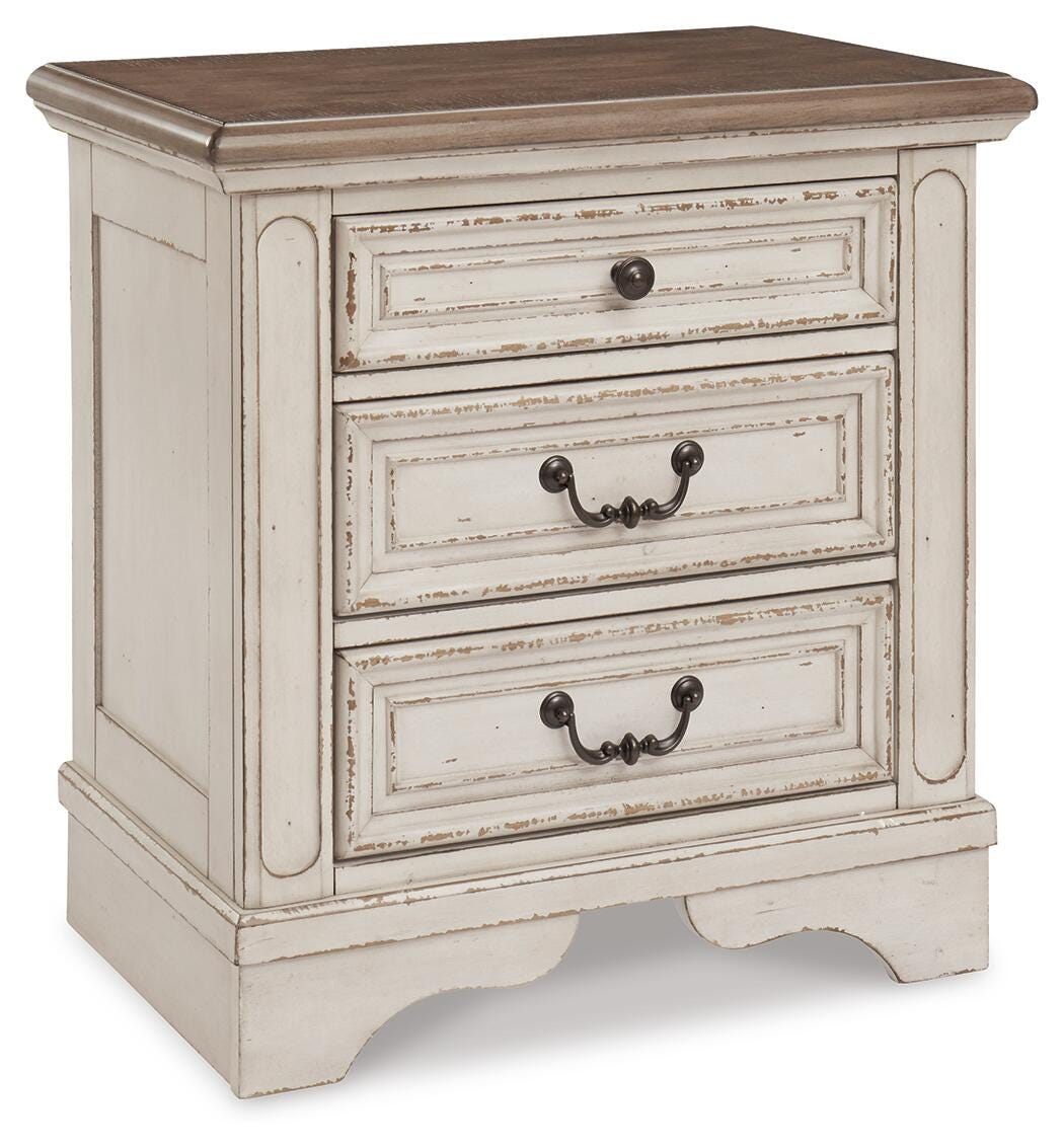 Realyn Queen Upholstered Panel Bed, Dresser and 2 Nightstands - image 10