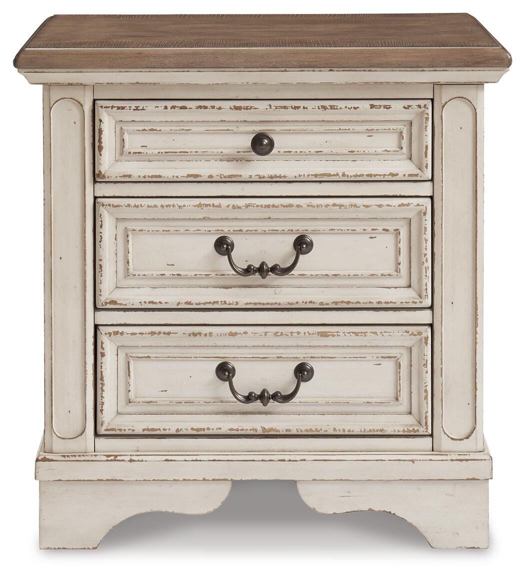Realyn Queen Upholstered Panel Bed, Dresser and 2 Nightstands - image 9