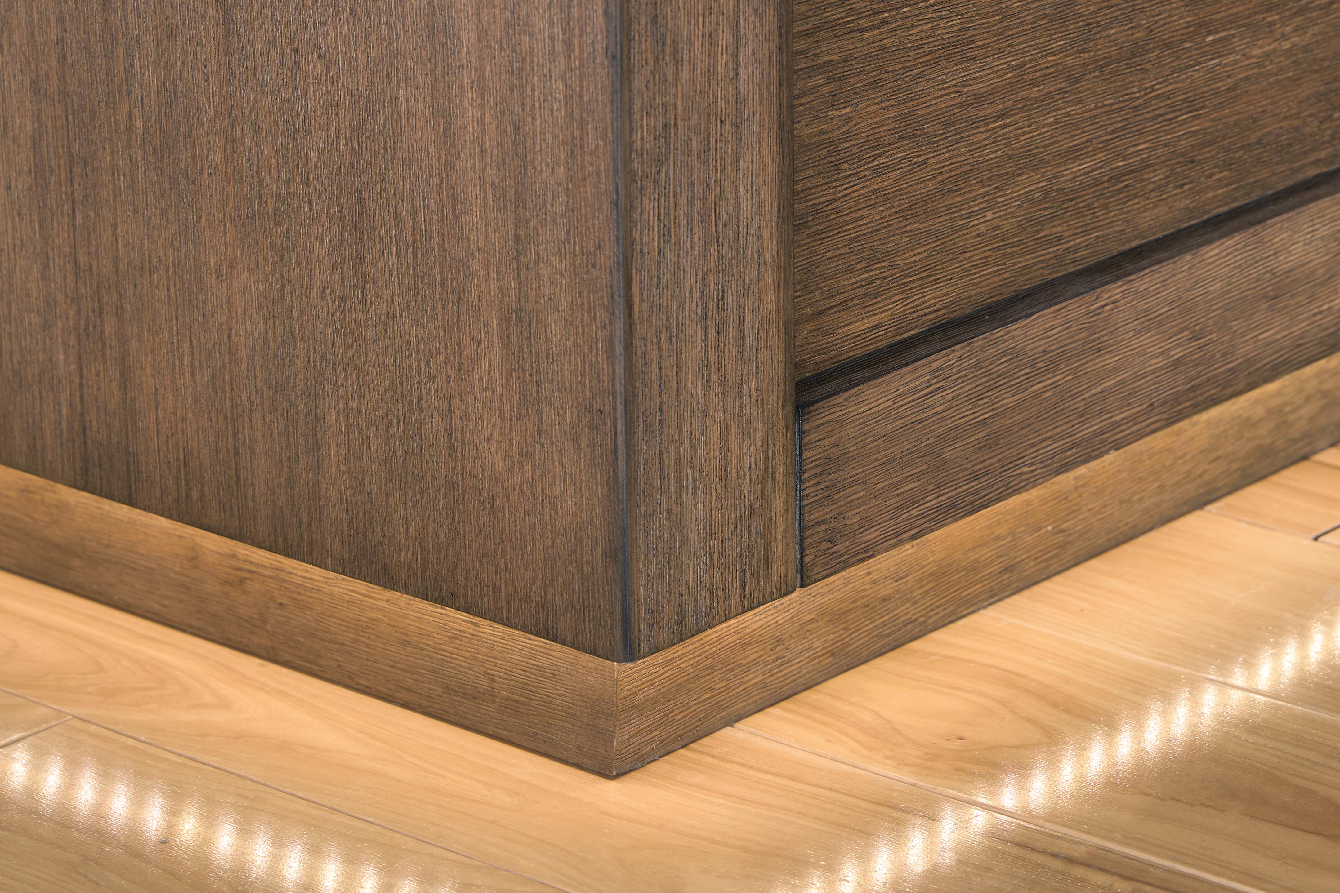 Hennington Nightstand - image 9