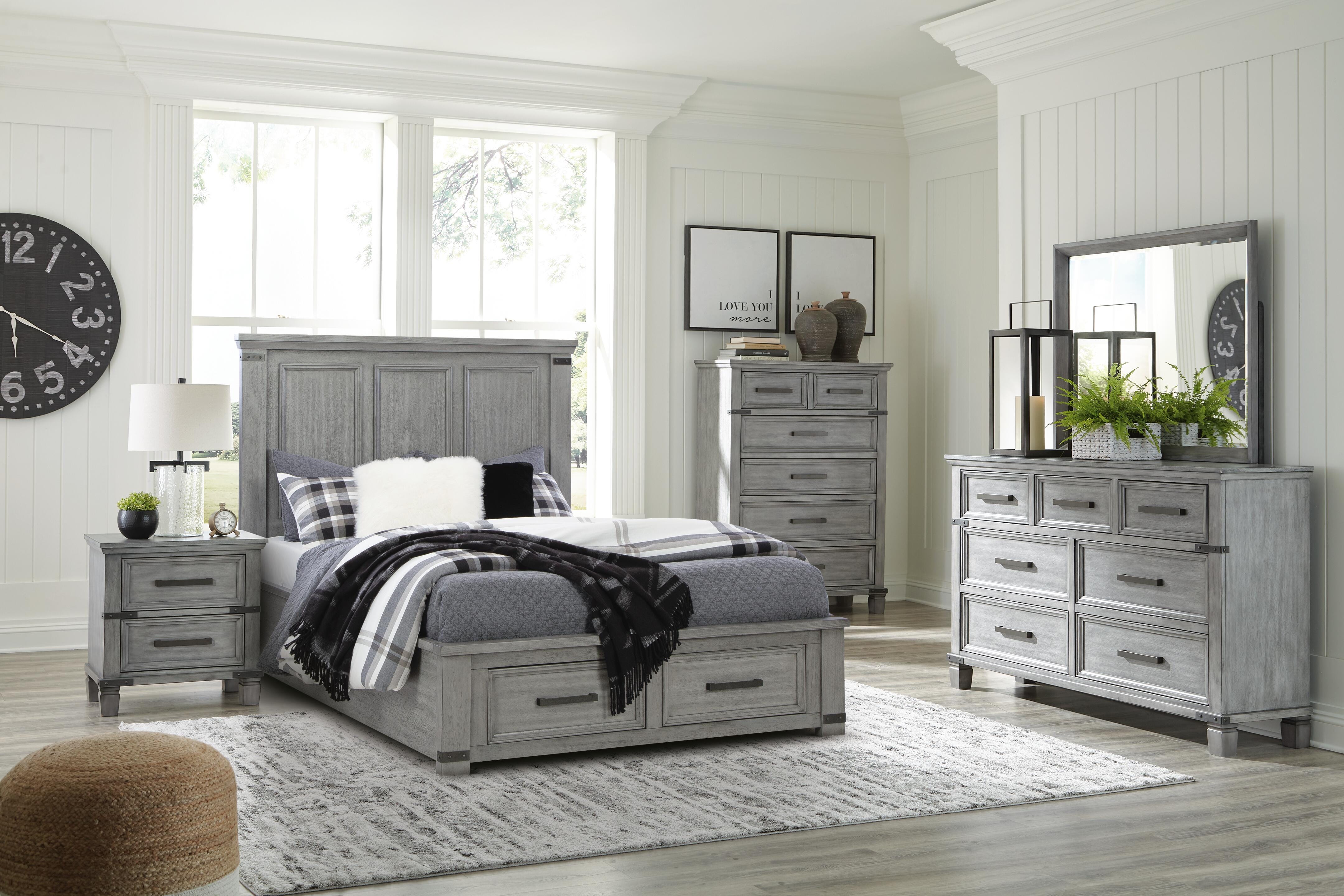 Russelyn Chest of Drawers - image 7
