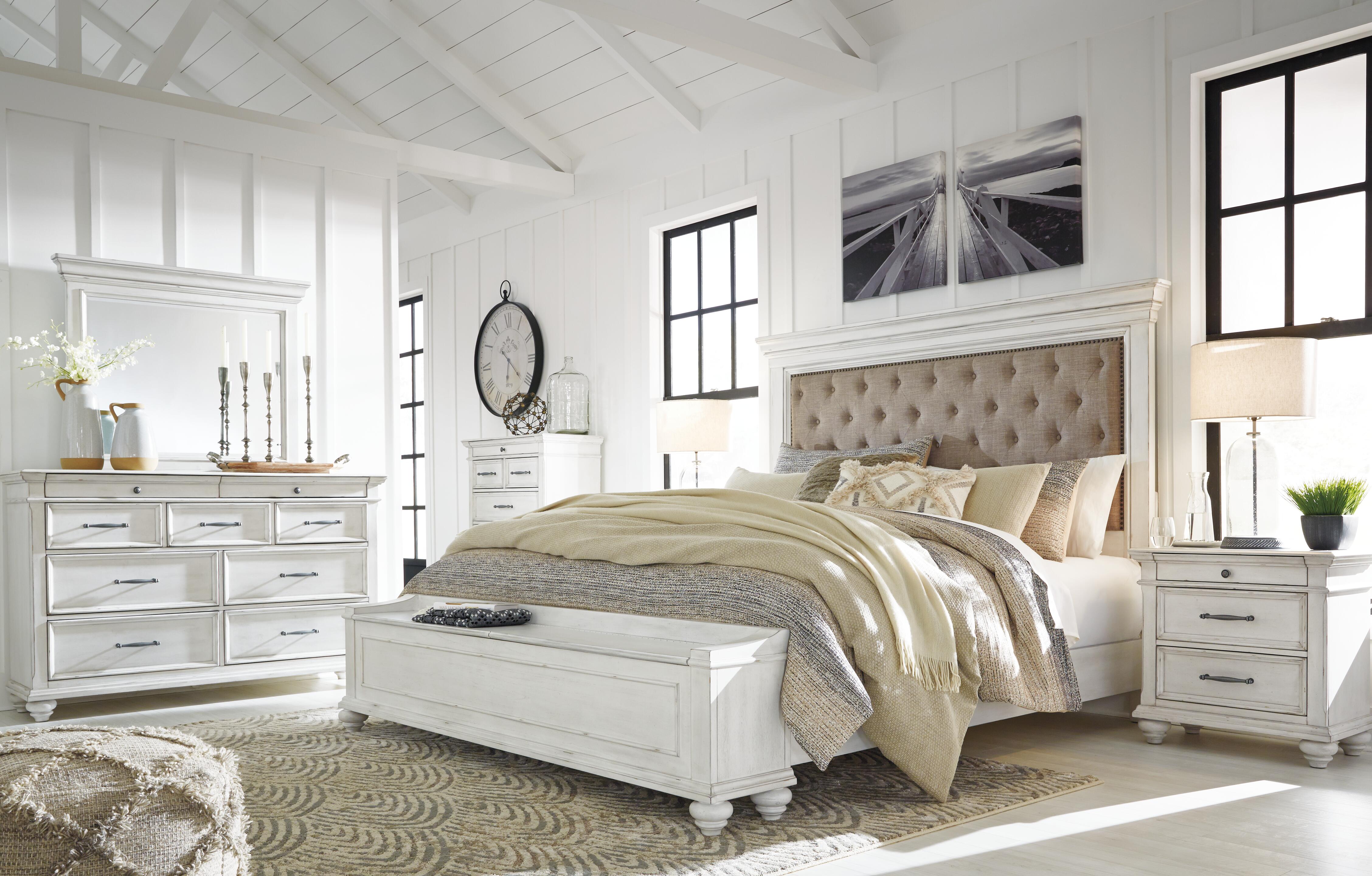 Cama tapizada Kanwyn King con almacenaje, cómoda, espejo y mesita de noche - image 12