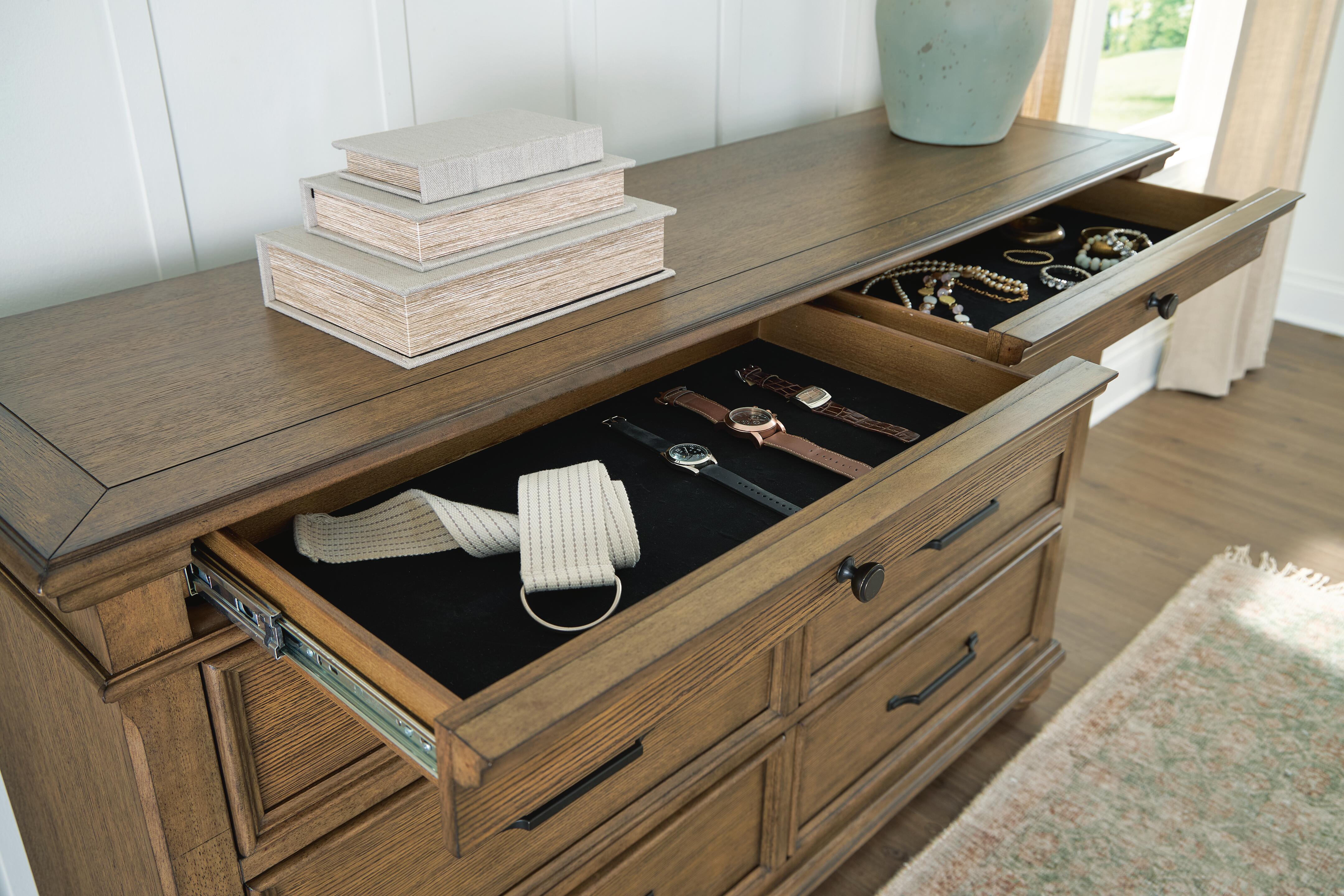 Waynely Dresser - image 5