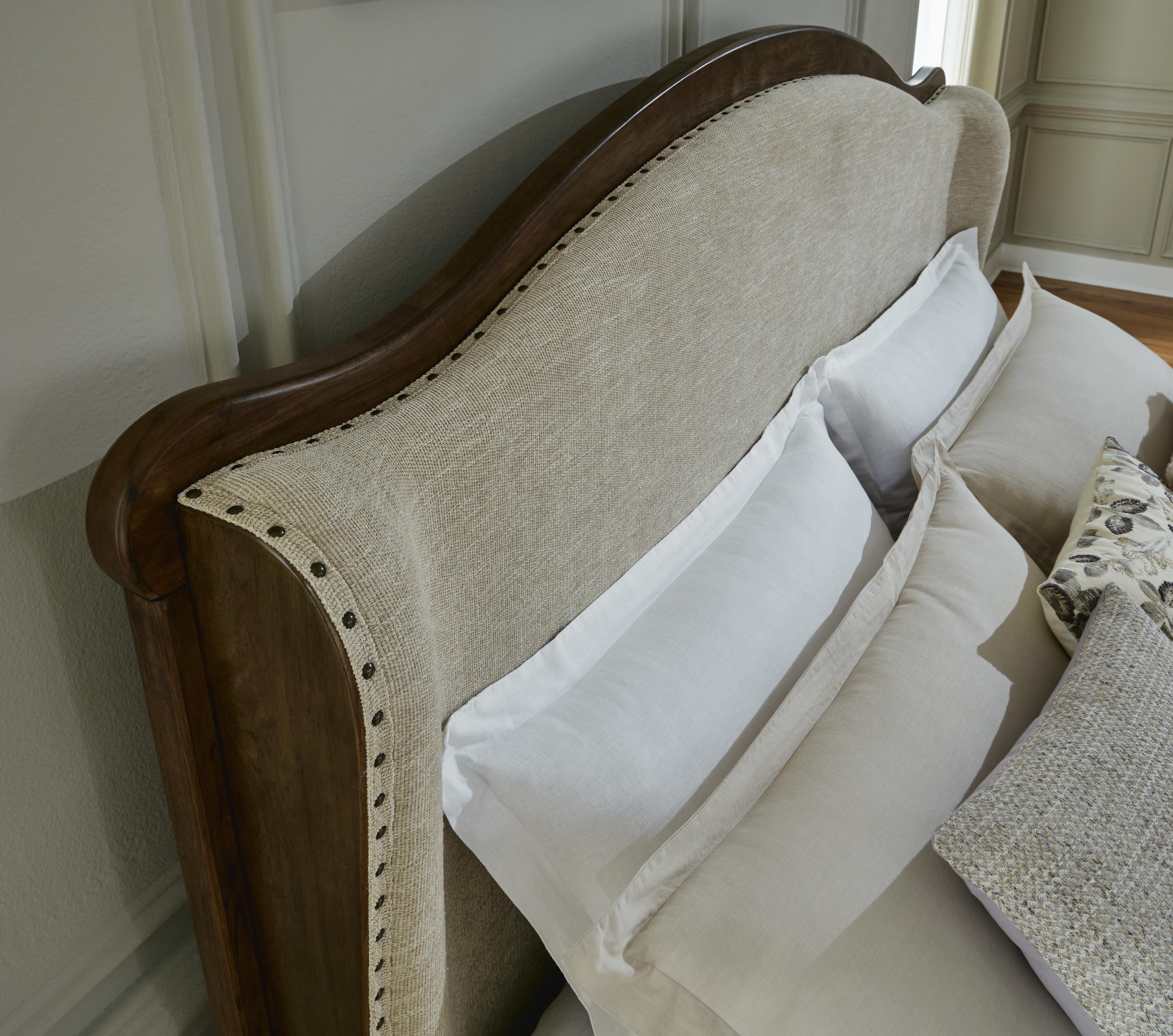 Cama tapizada con panel King Sturlayne - image 5
