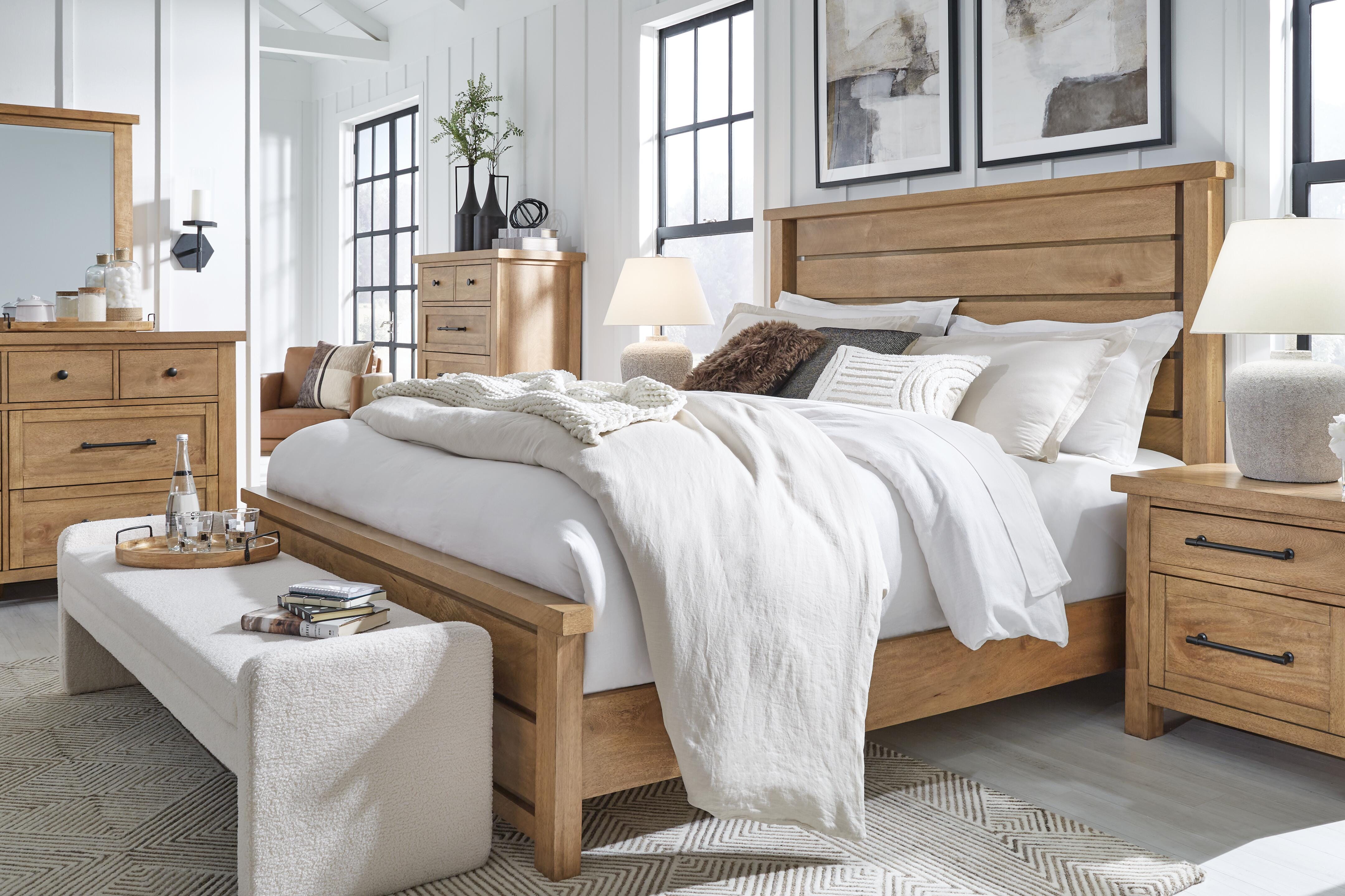 Kristiland King Panel Bed - image 5