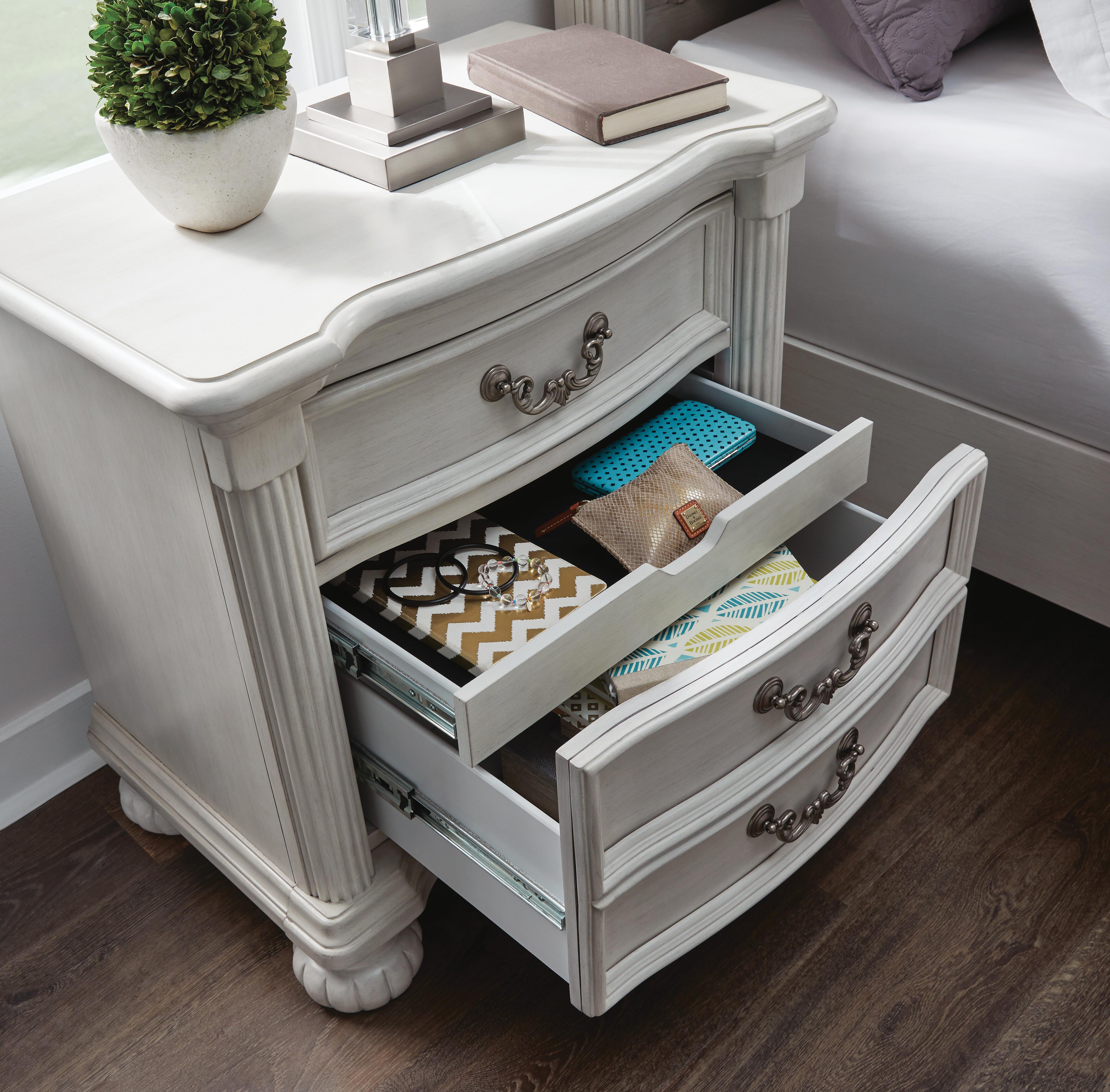 Montelaine Nightstand - image 6