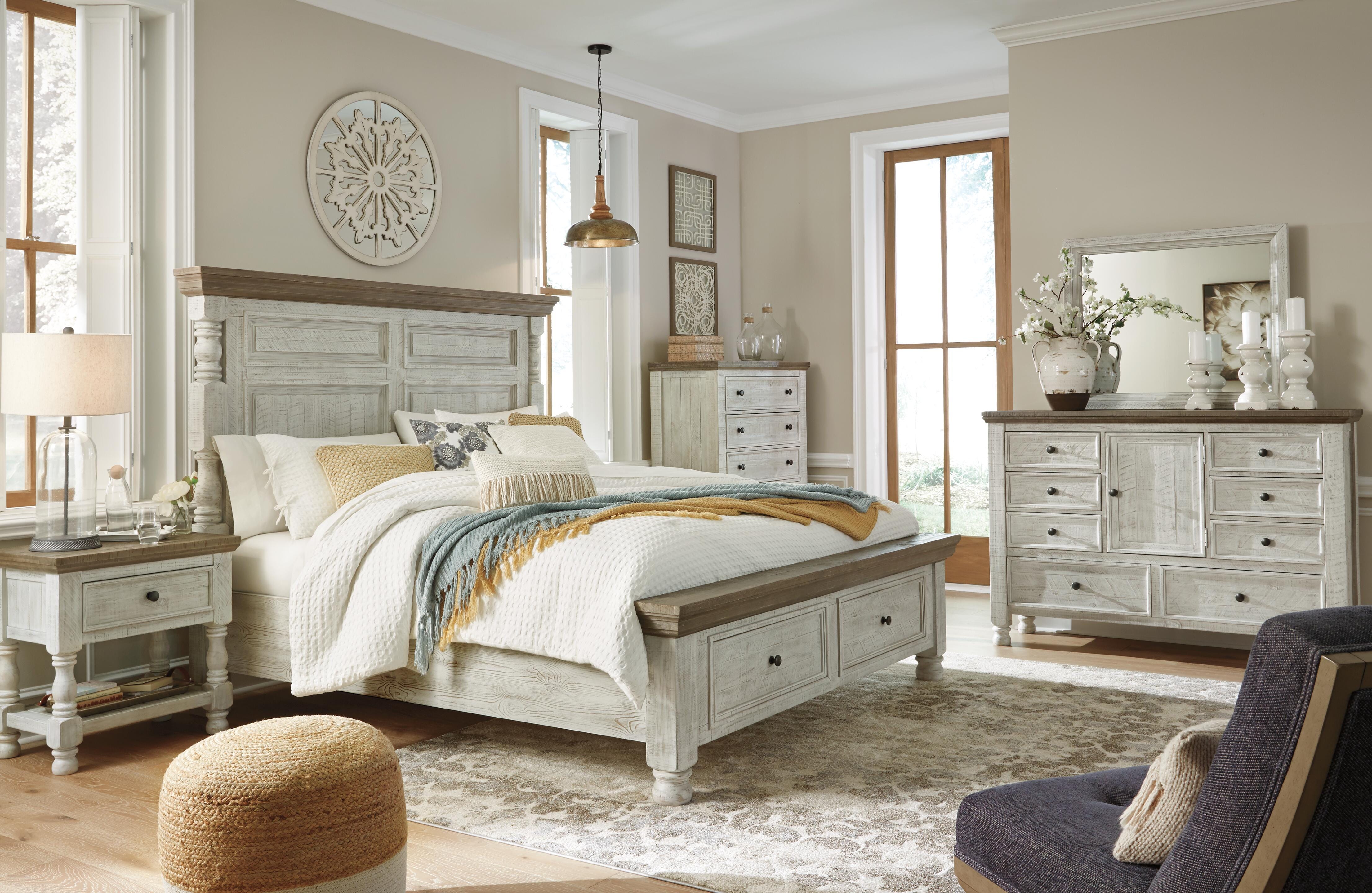 Havalance 8 Drawer Dresser and Mirror with Door | Ashley