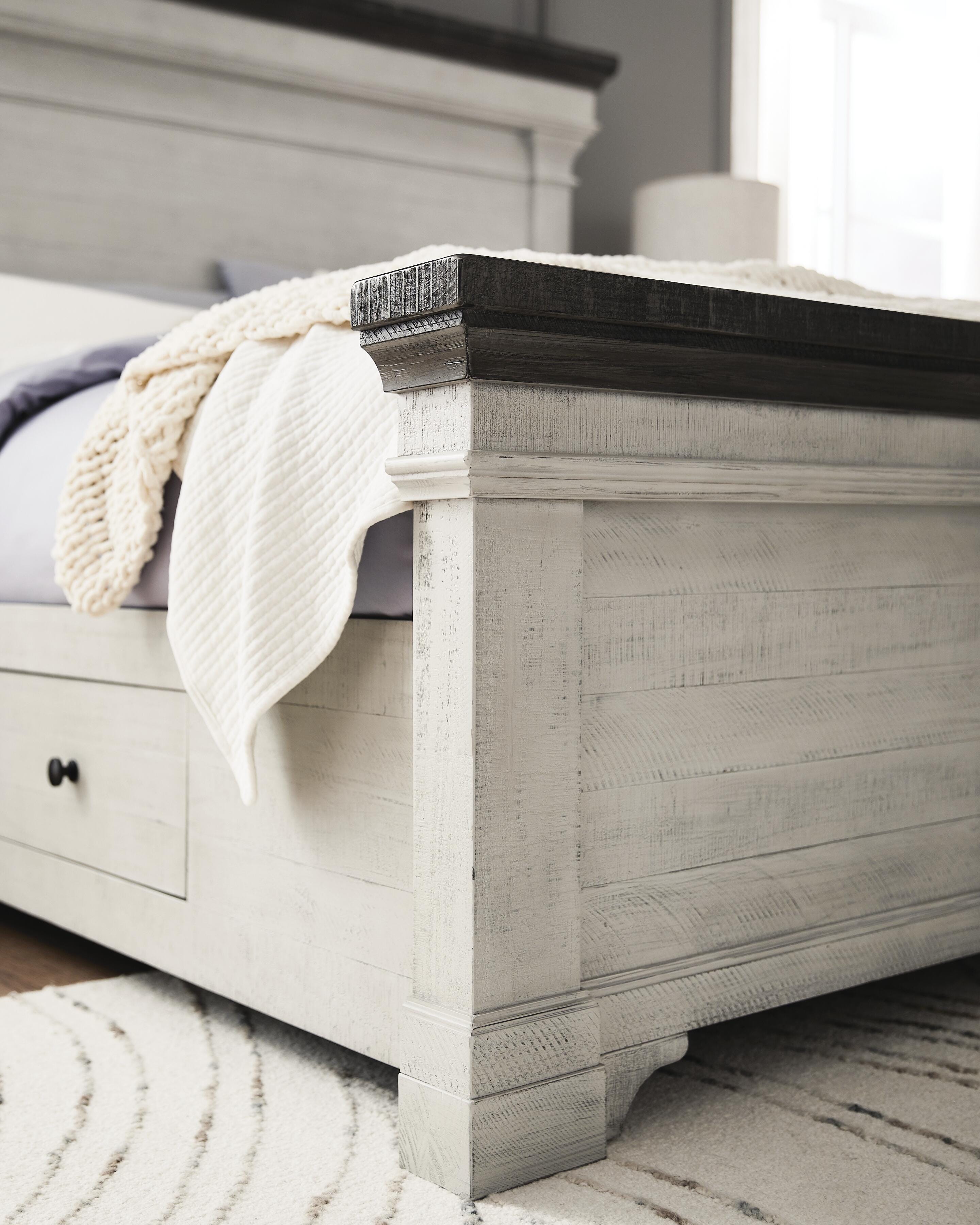 Havalance King Panel Storage Bed - image 8