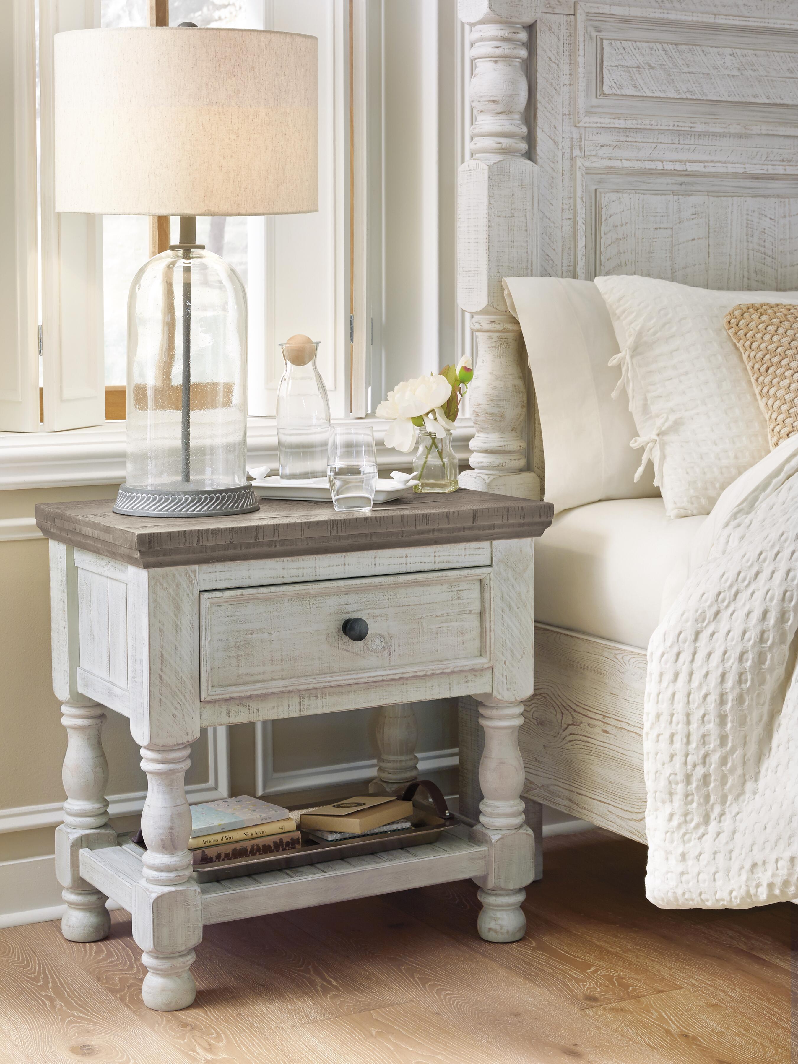 Havalance Nightstand - image 1