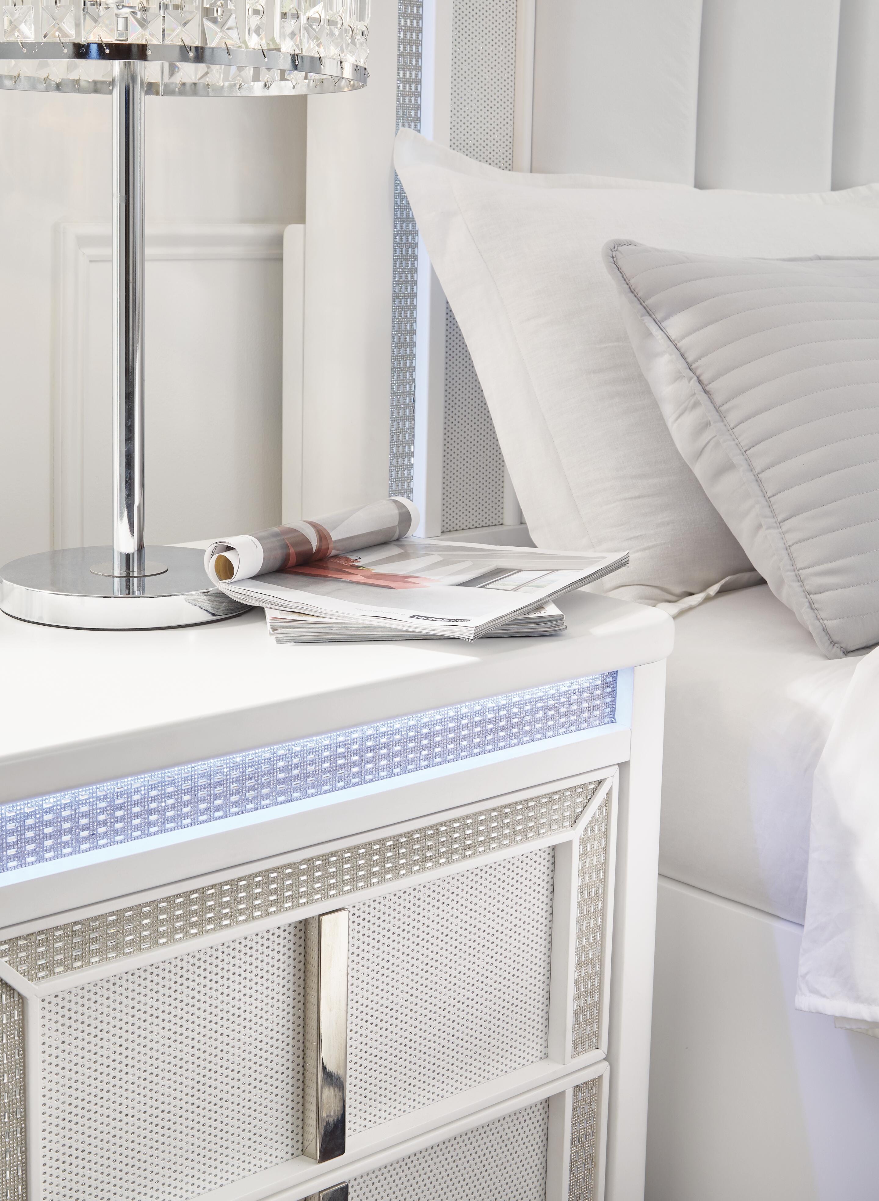 Chalanna Nightstand - image 7