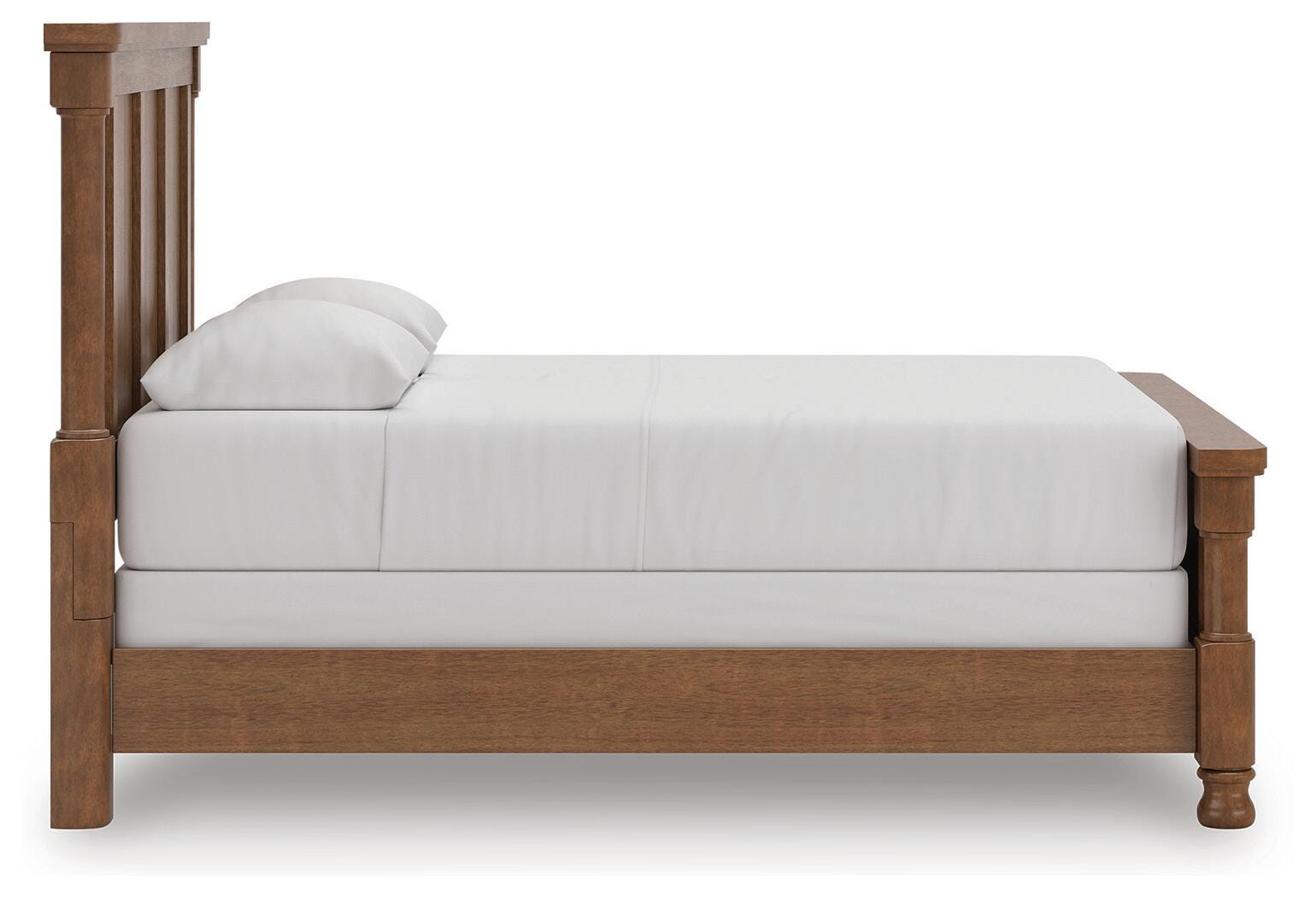 Rowlenstown Queen Poster Bed