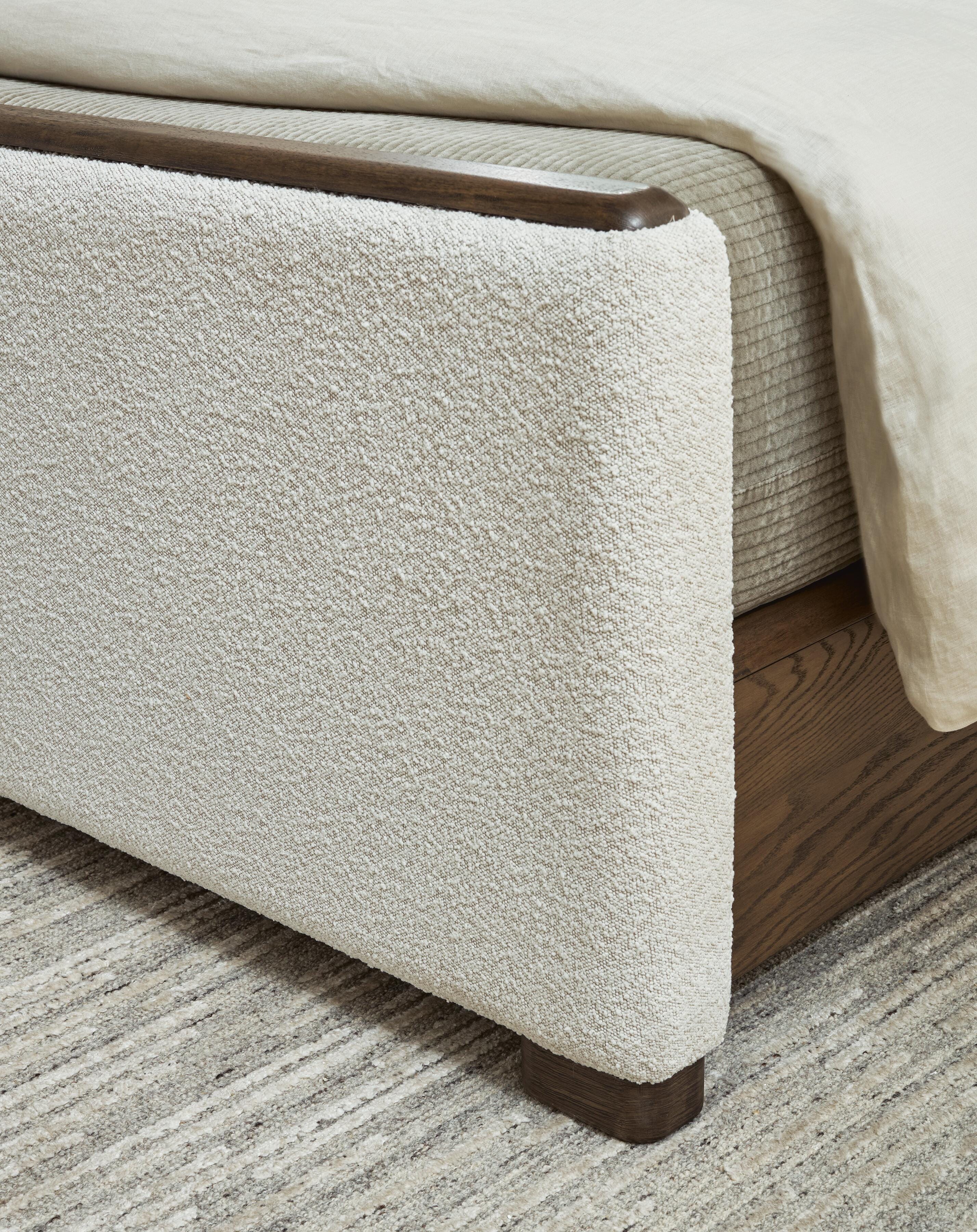 Cama Darimore King con panel tapizado - image 8