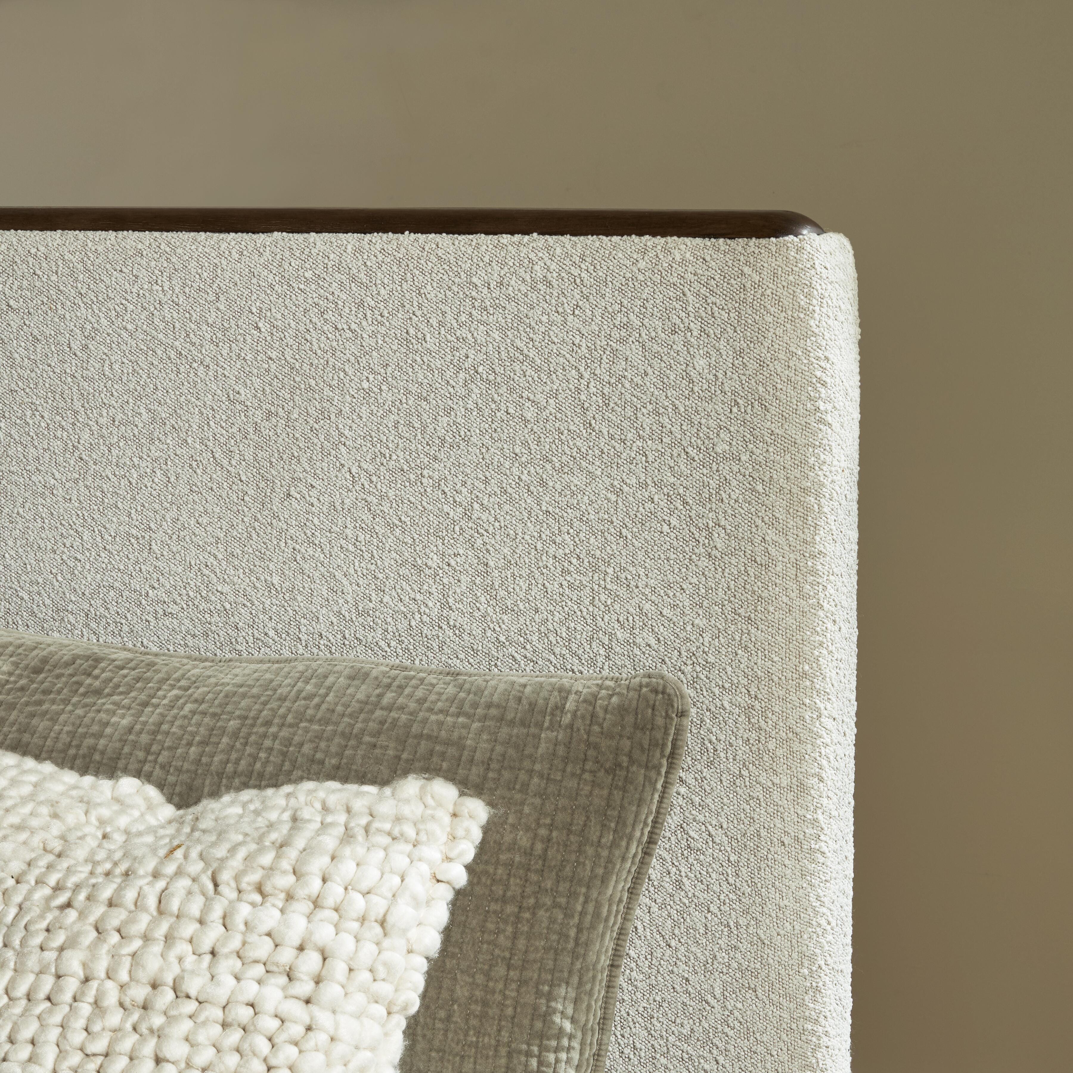 Cama Darimore King con panel tapizado - image 7