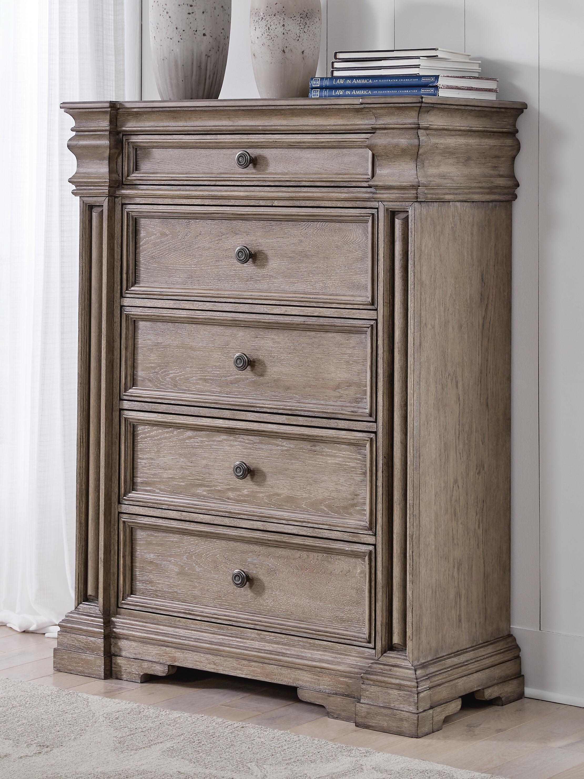 Blairhurst Chest of Drawers, , rollover