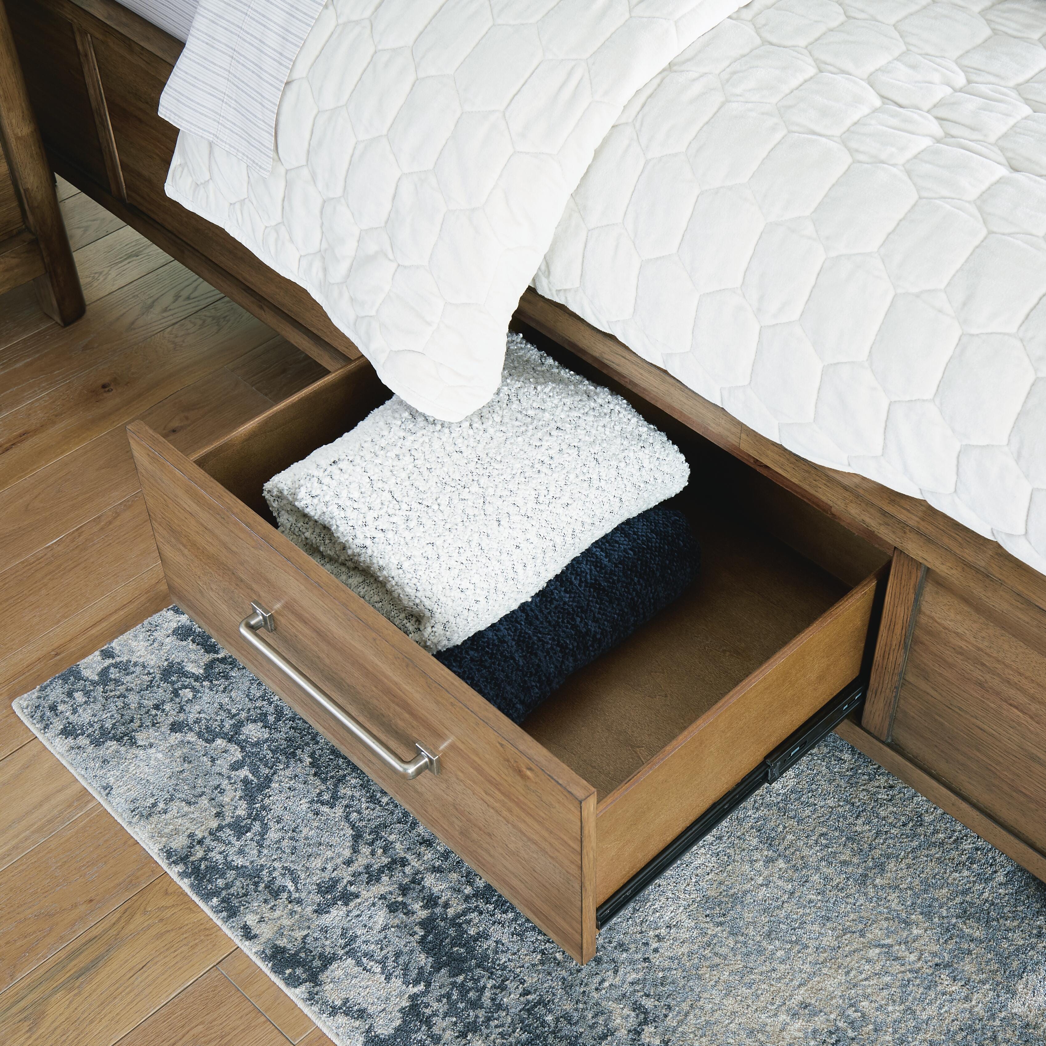 Cabalynn King Panel Bed with Storage - image 12