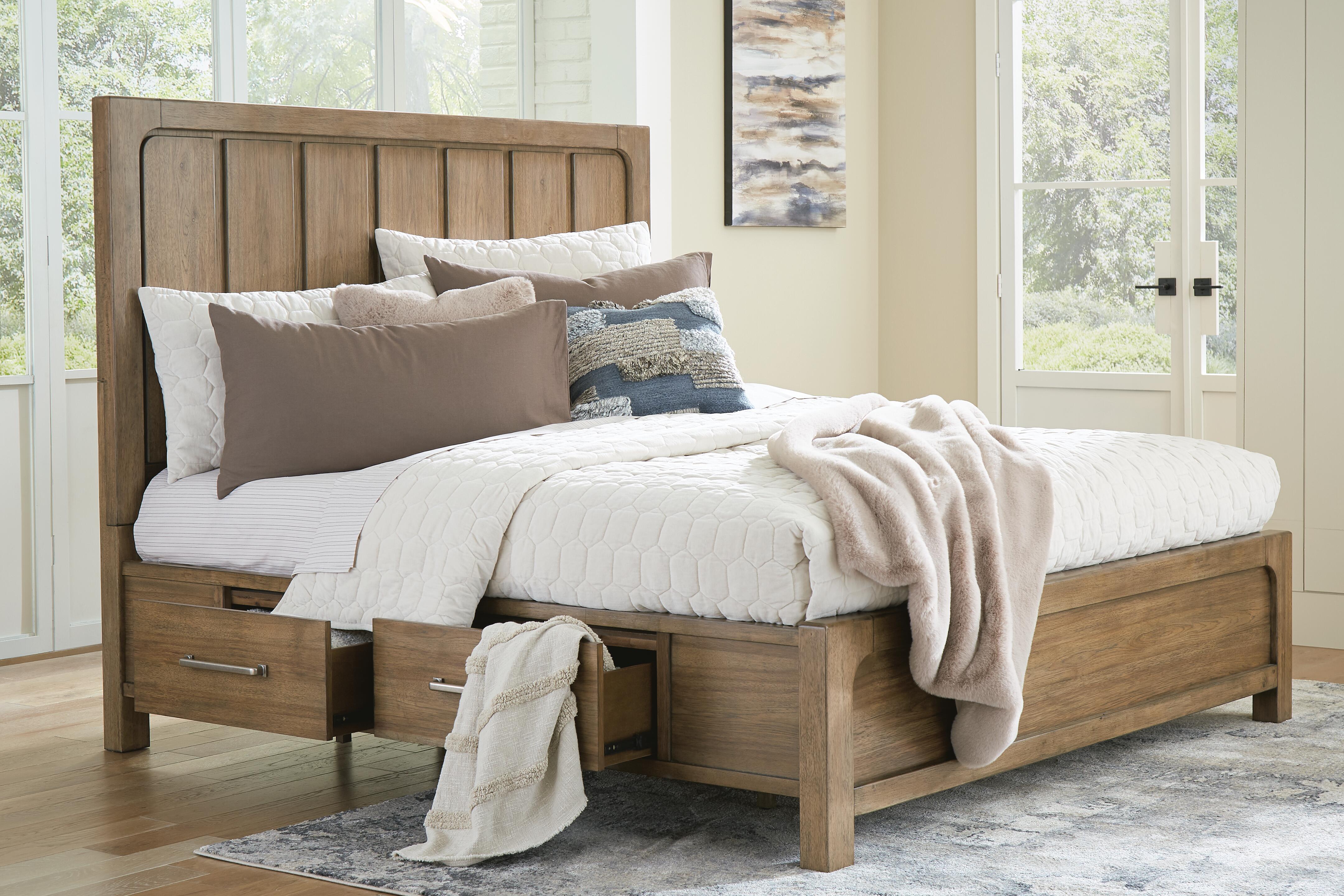 Cabalynn King Panel Bed with Storage - image 11