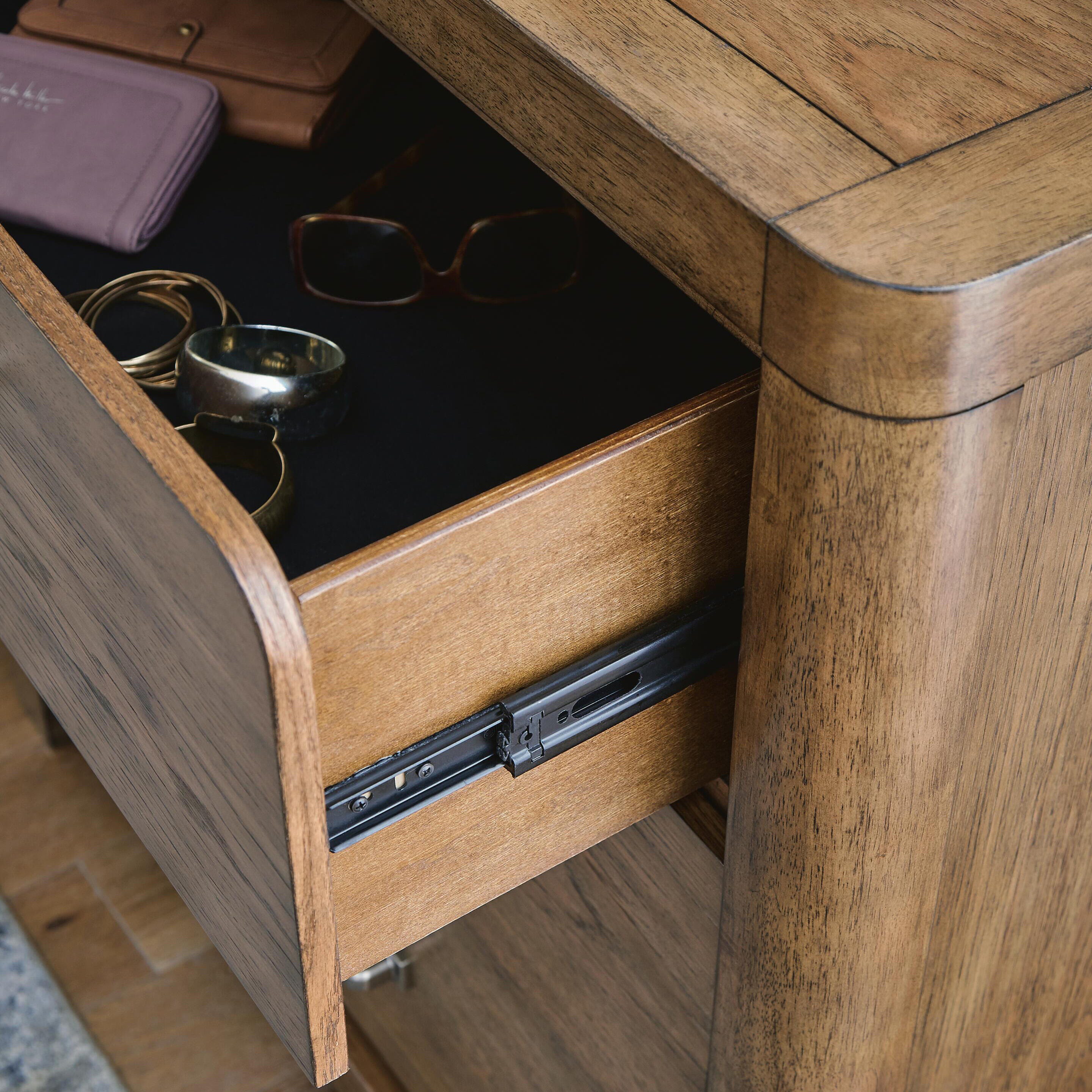 Cabalynn Dresser, , large