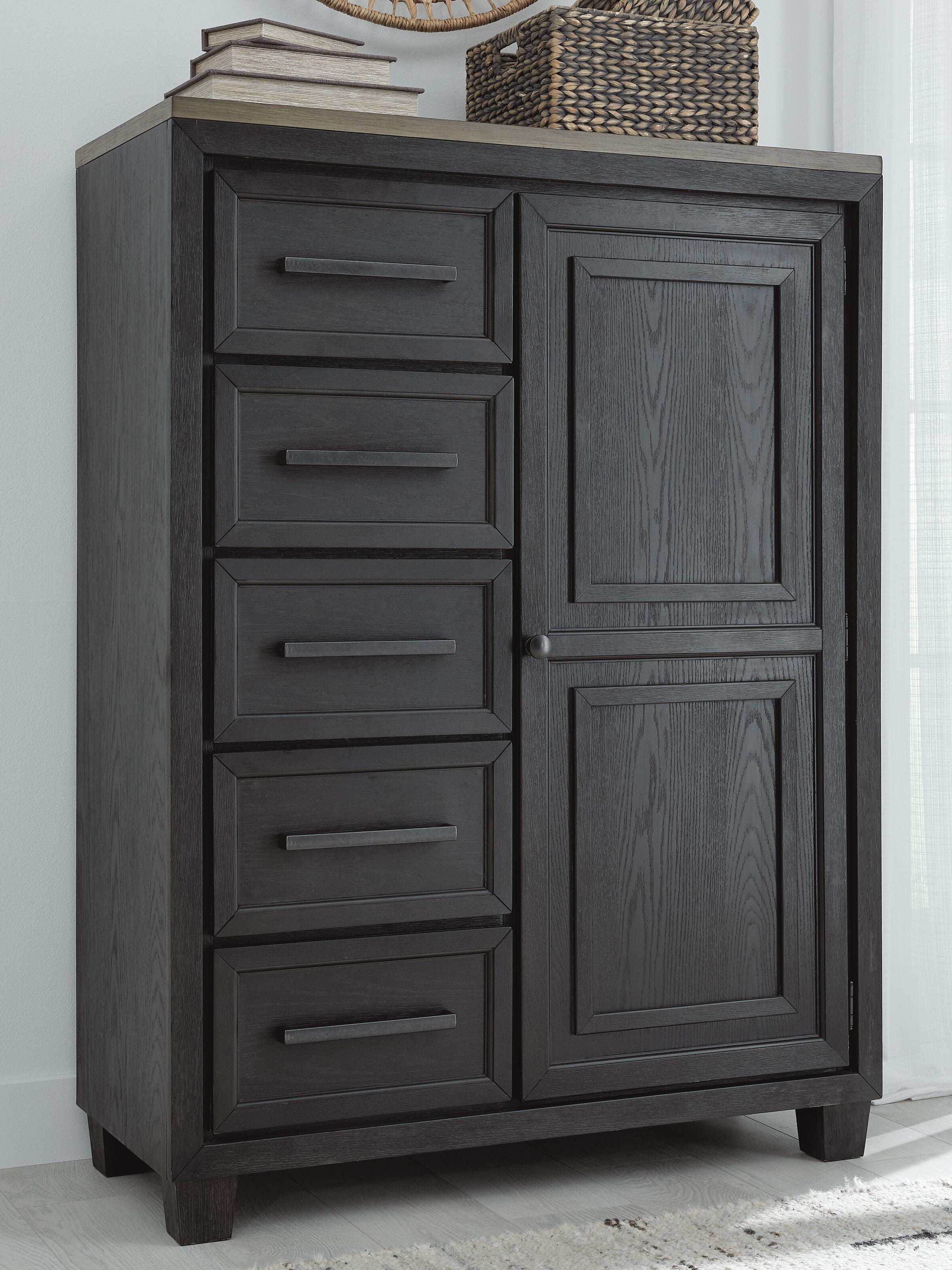 Foyland Door Chest, , rollover