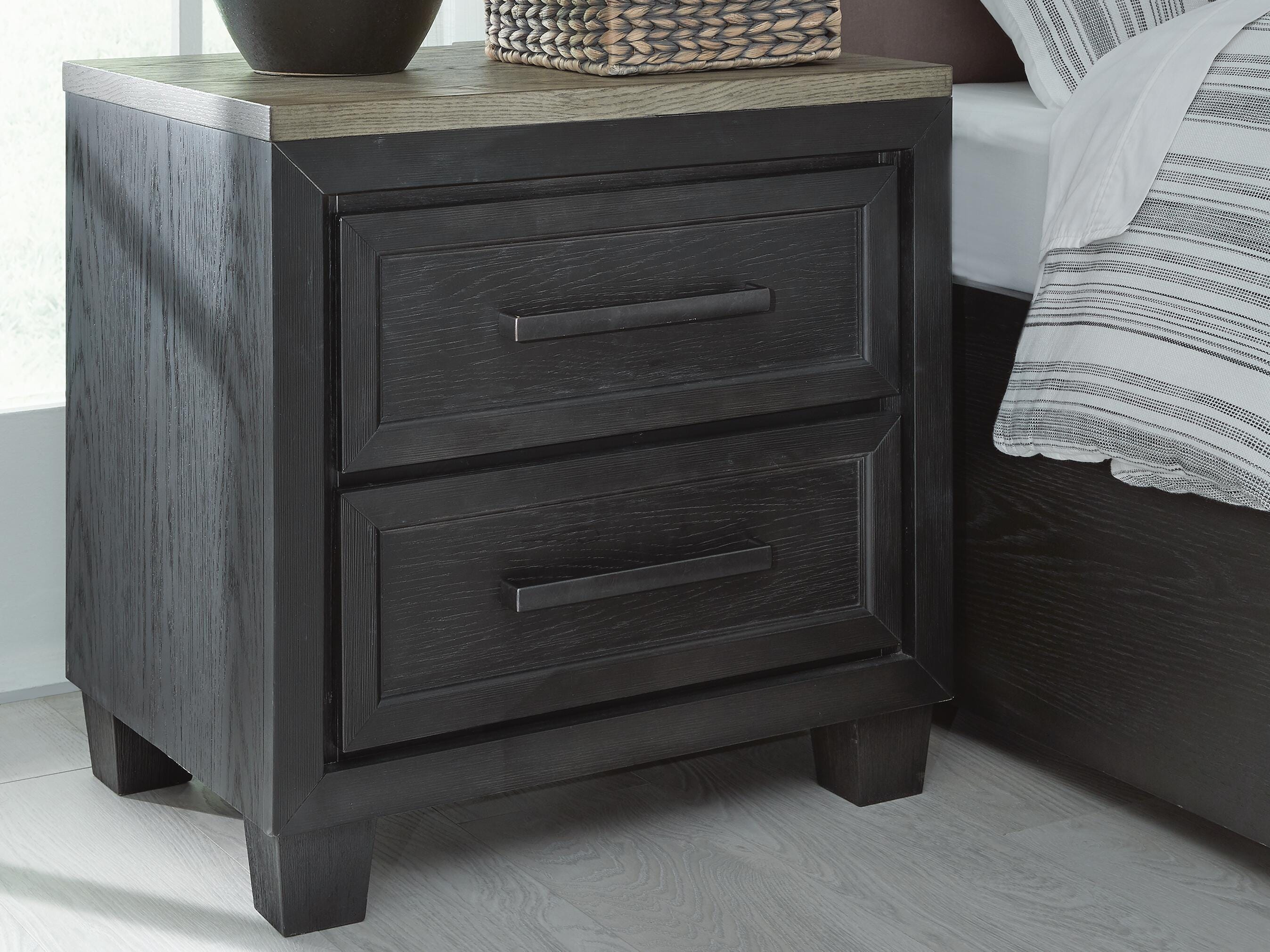 Foyland Queen Storage Bed, Dresser, Mirror and Nightstand - image 18