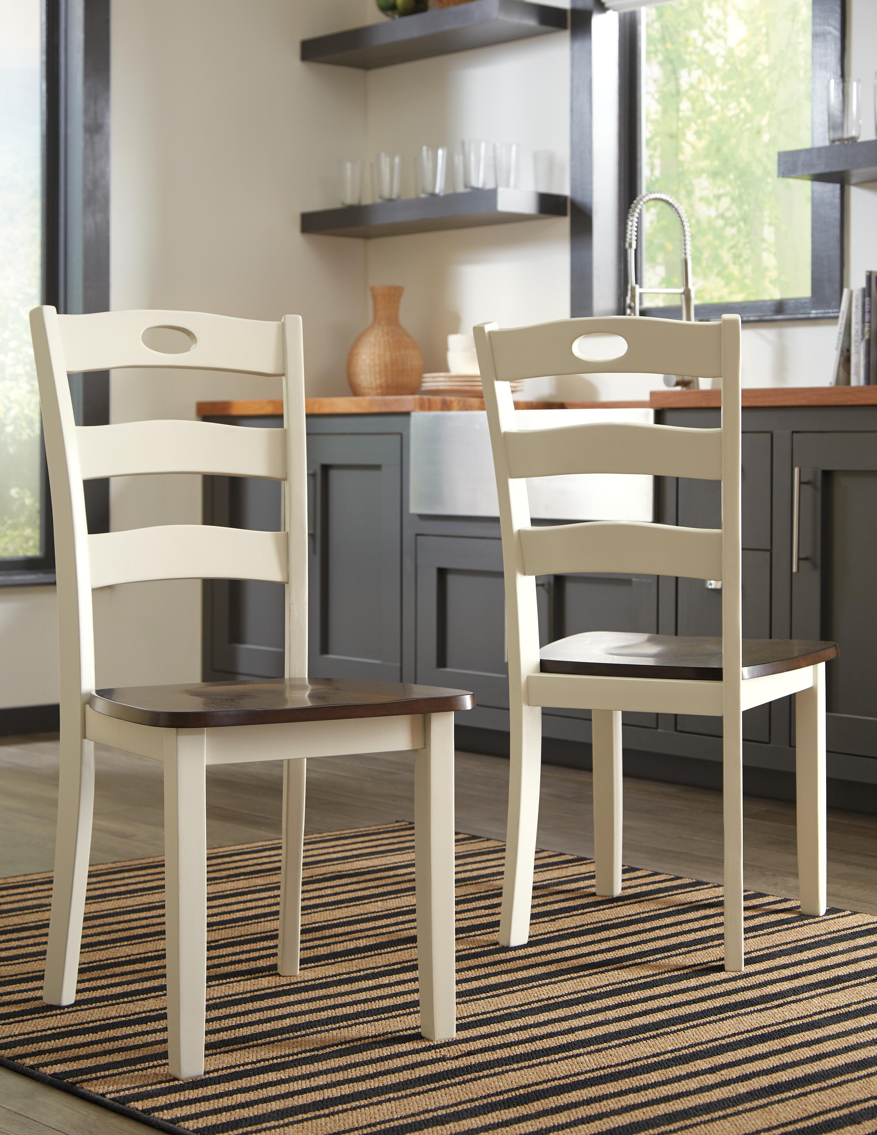 Mesa de comedor Woodanville con 2 sillas - image 7