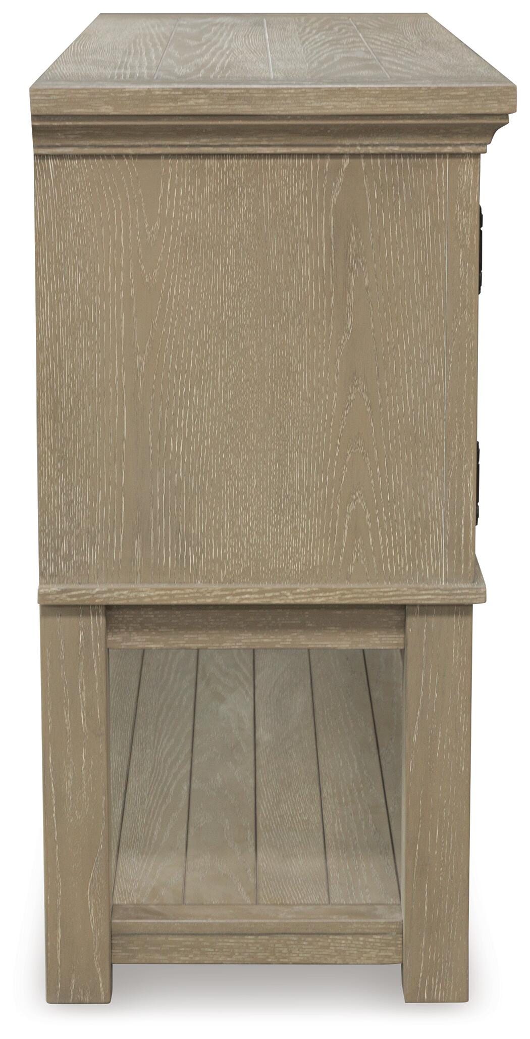 Vallardia Dining Server - image 5