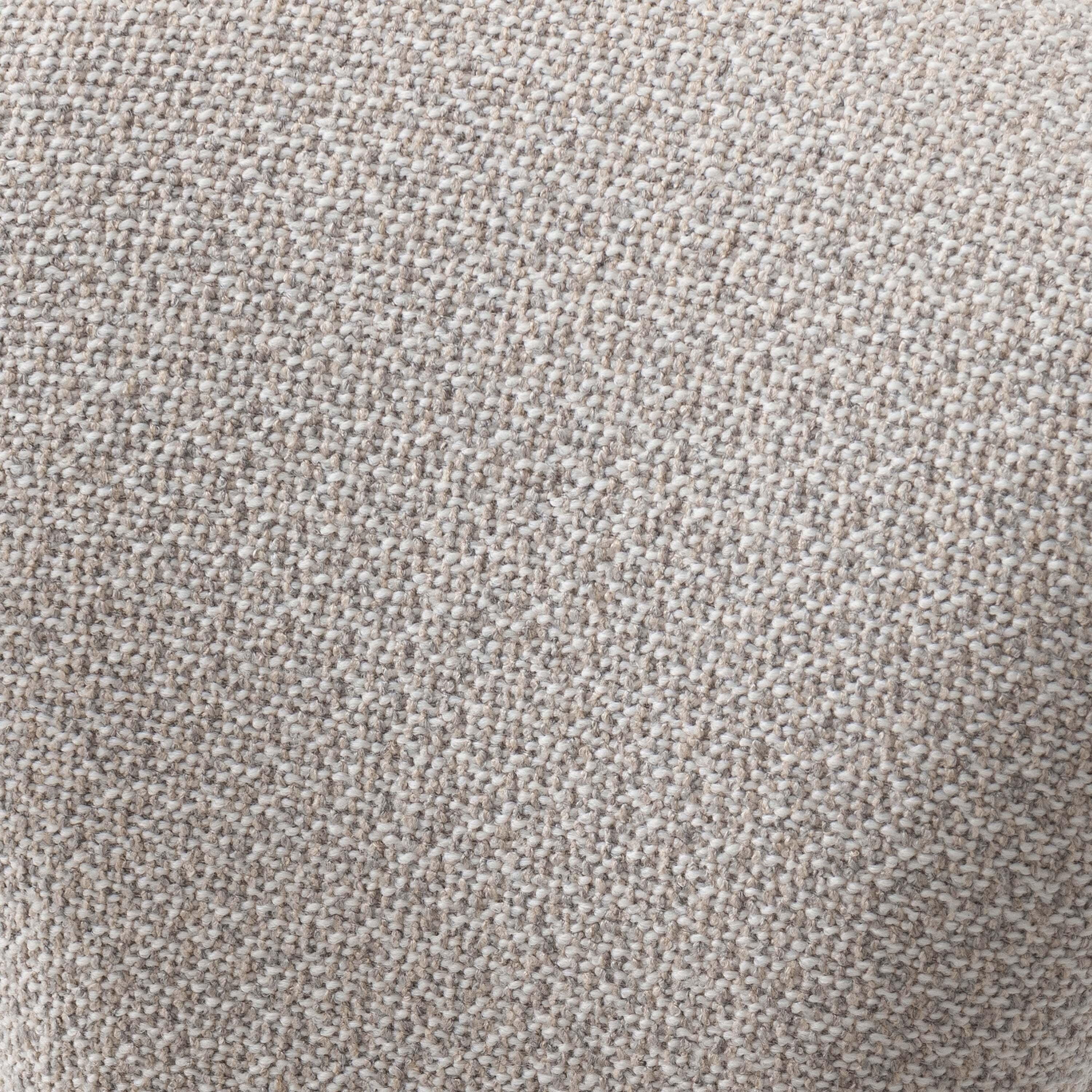 Swatch color Silver Lining , product with this swatch is currently selected