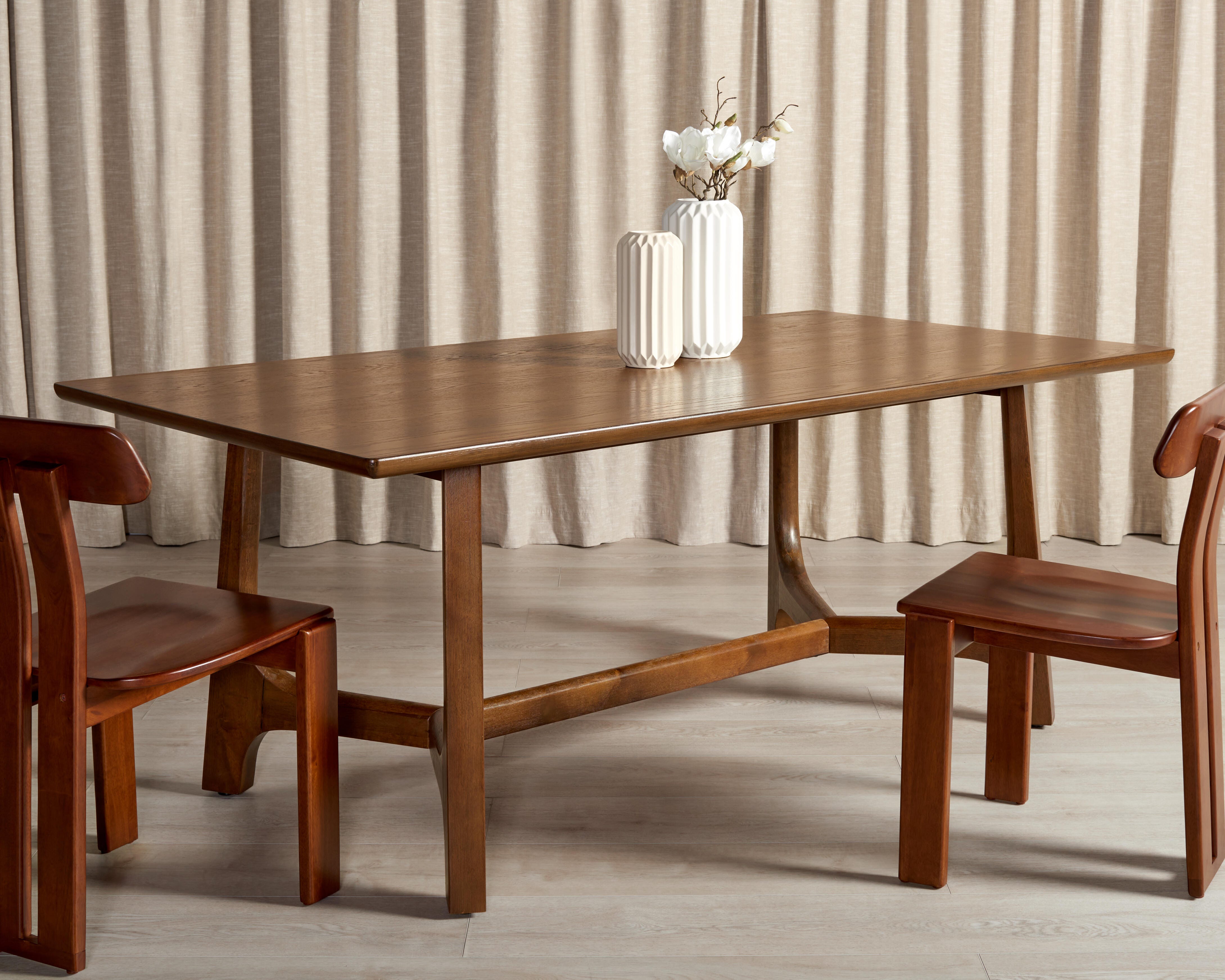 Safavieh Adelee Dining Table, Medium Oak, large