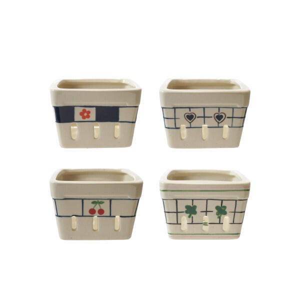 Storied Home Berry Basket (Set of 4)
