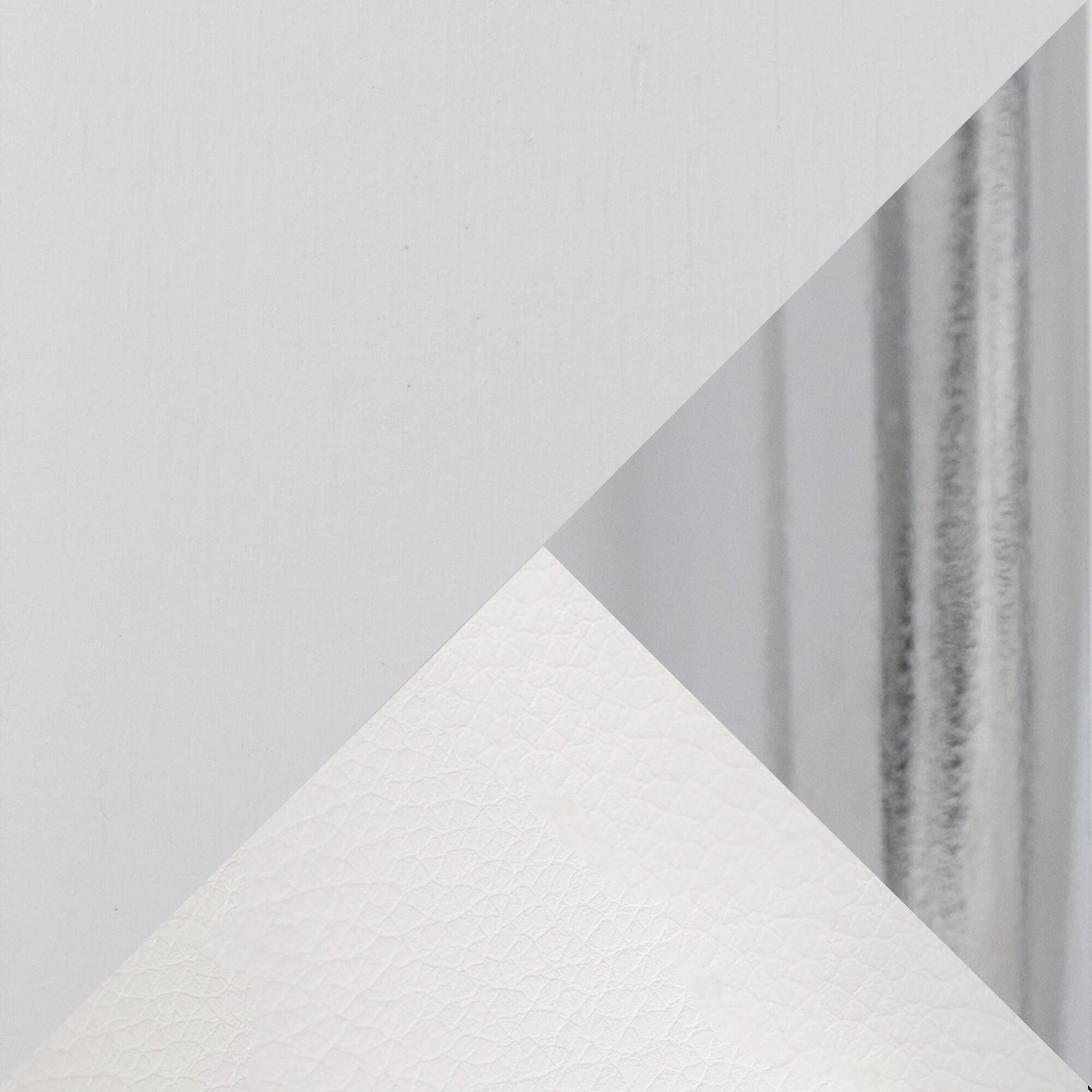 Swatch color White 