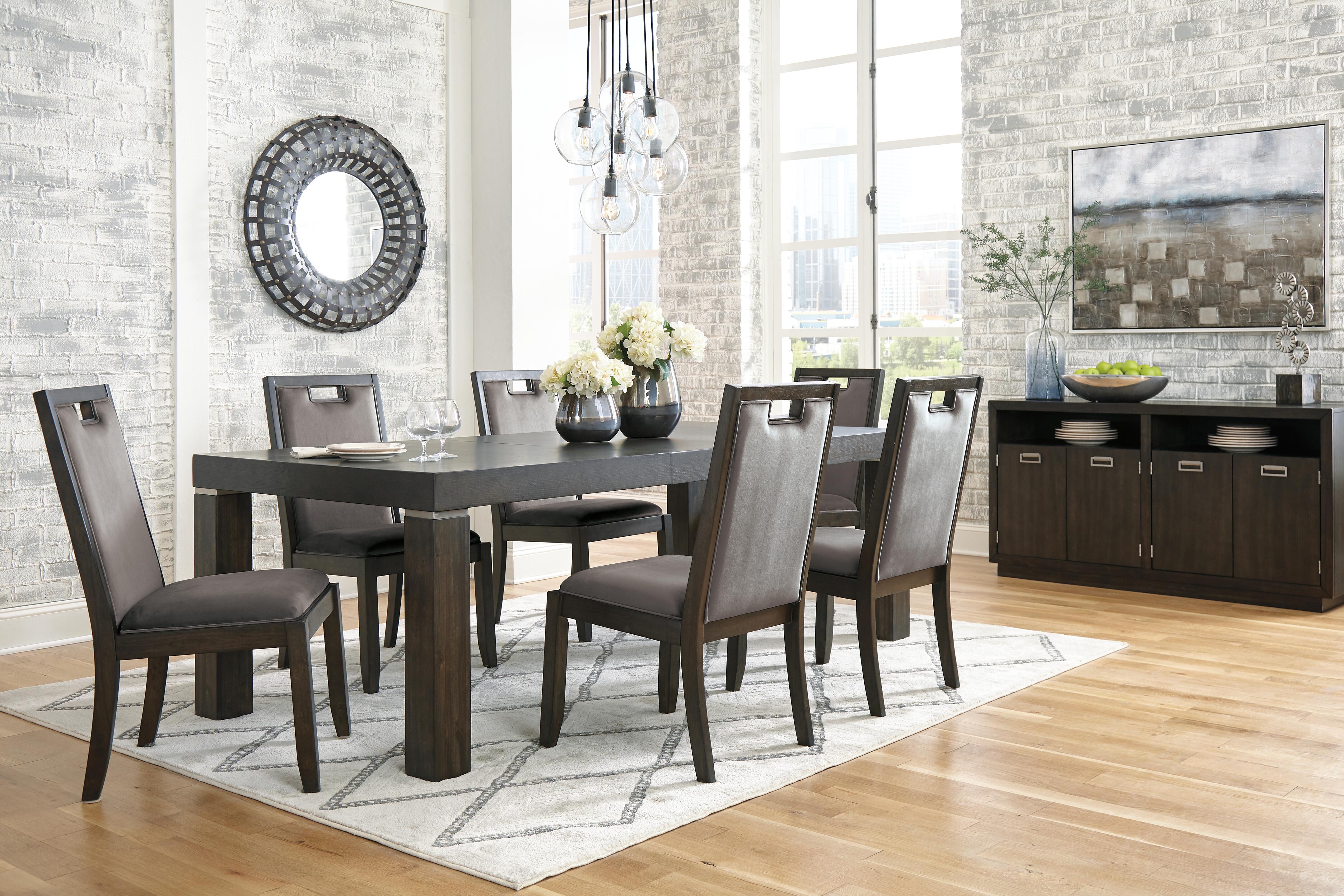 訳アリ 箱付   337 TORUN XS バングル 稼働 Hyndell Dining Server with Cabinets and Cubbies | Ashley