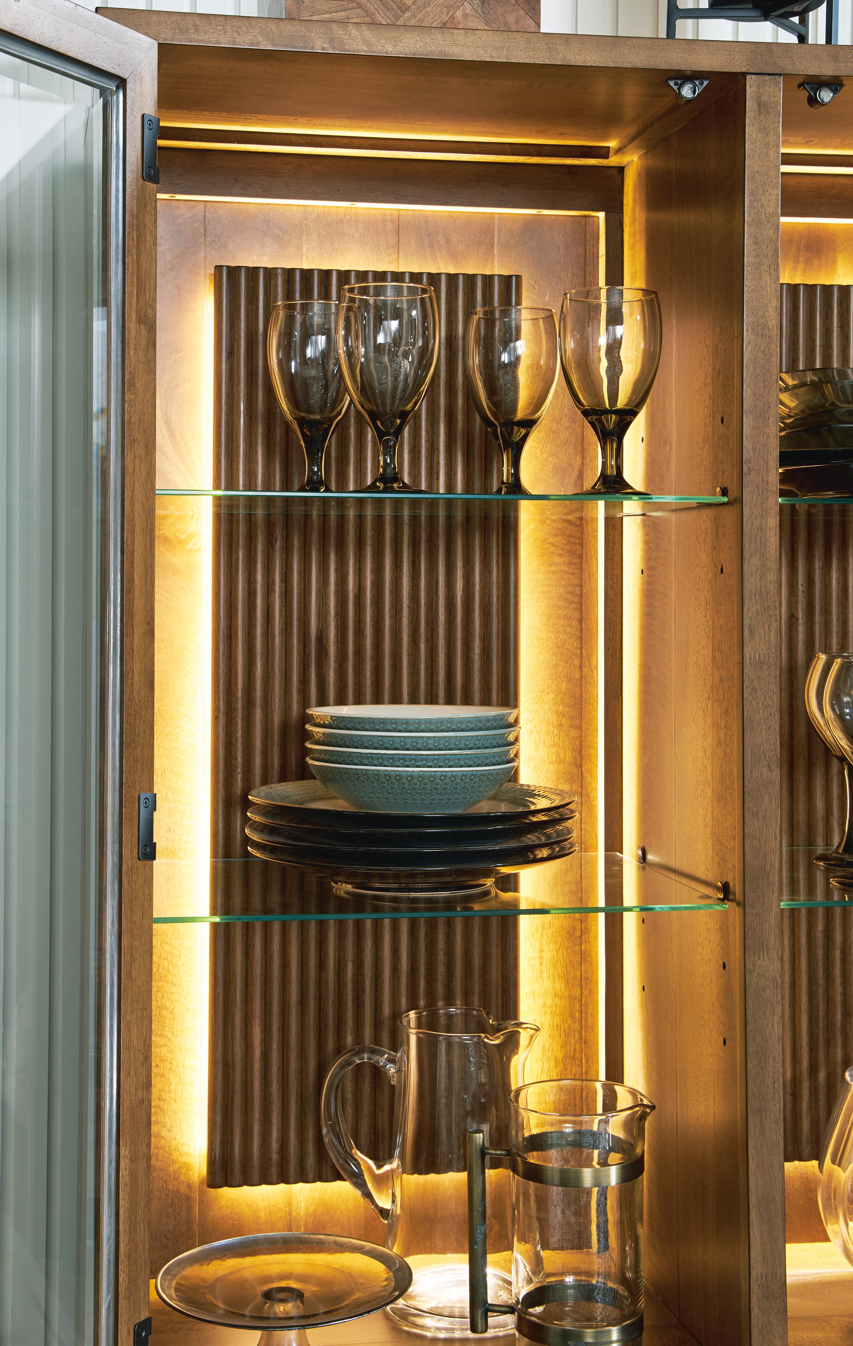 Steenlage Display Cabinet - image 9