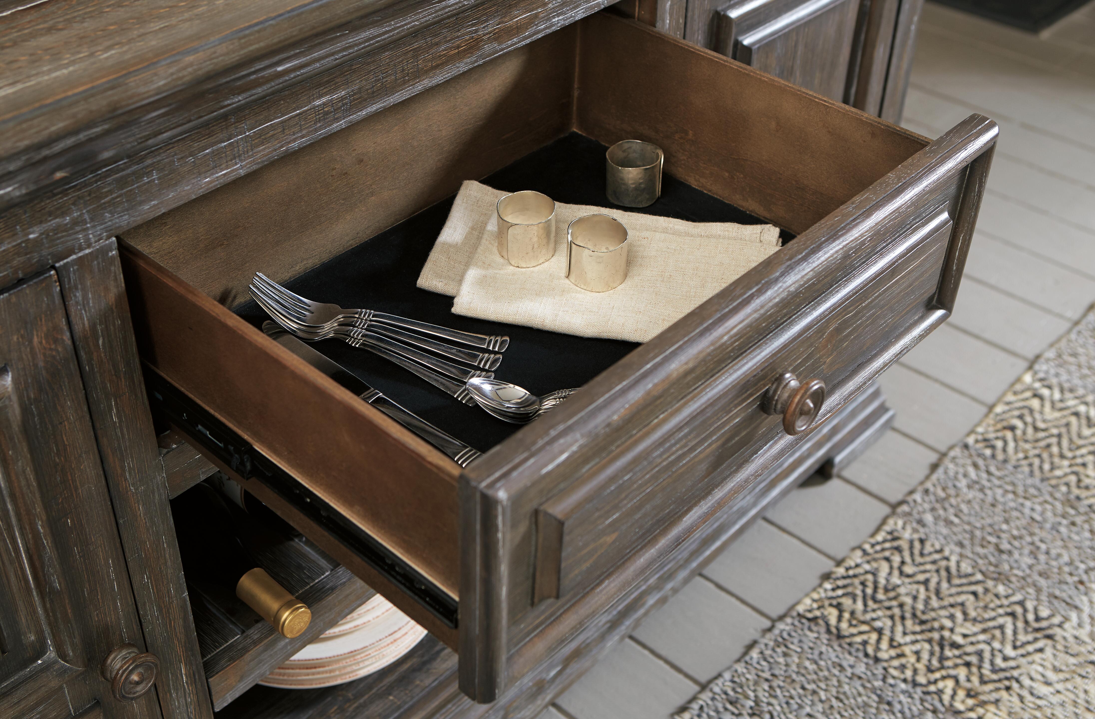 Wyndahl Dining Server - image 5