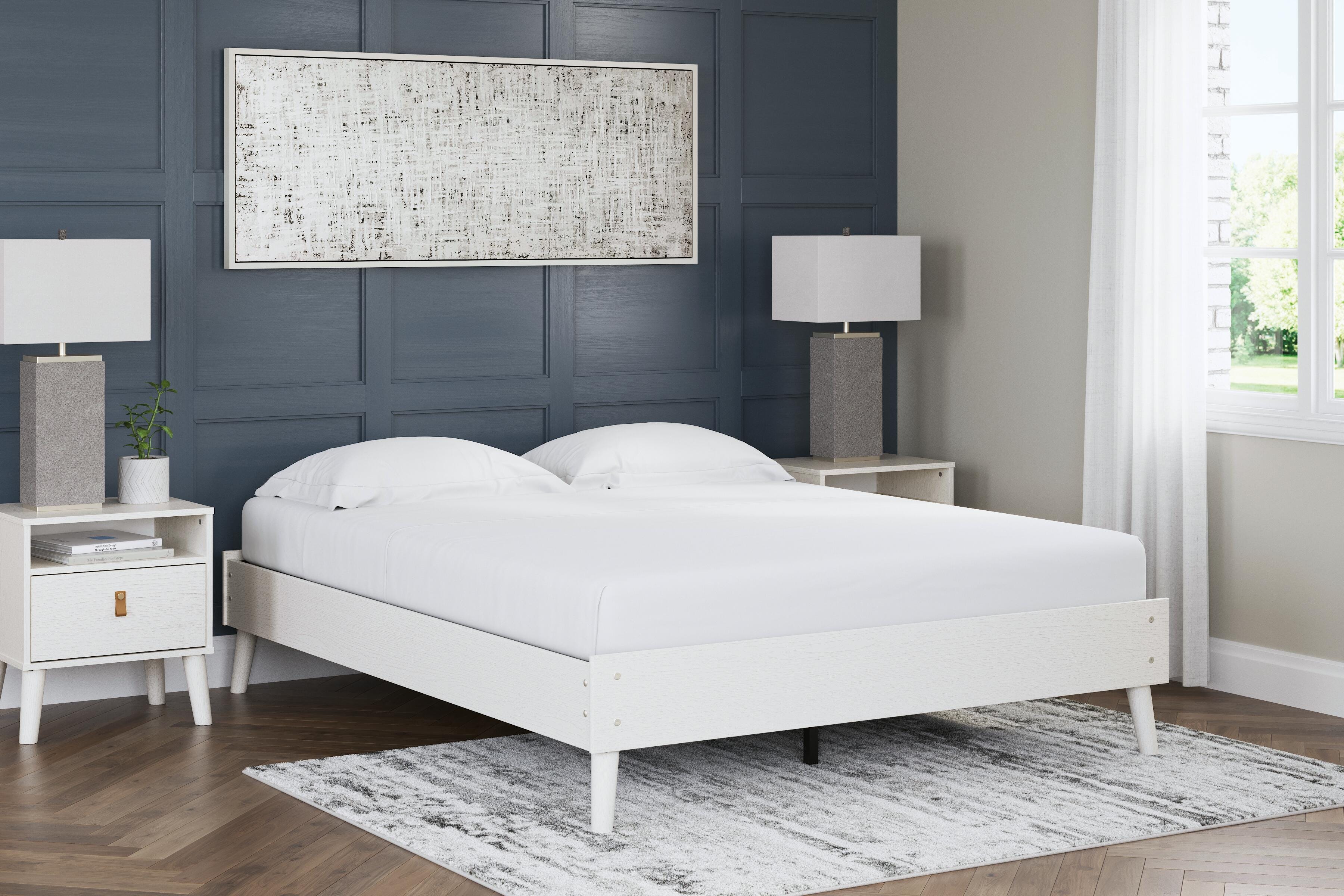 Aprilyn Queen Platform Bed, White, large