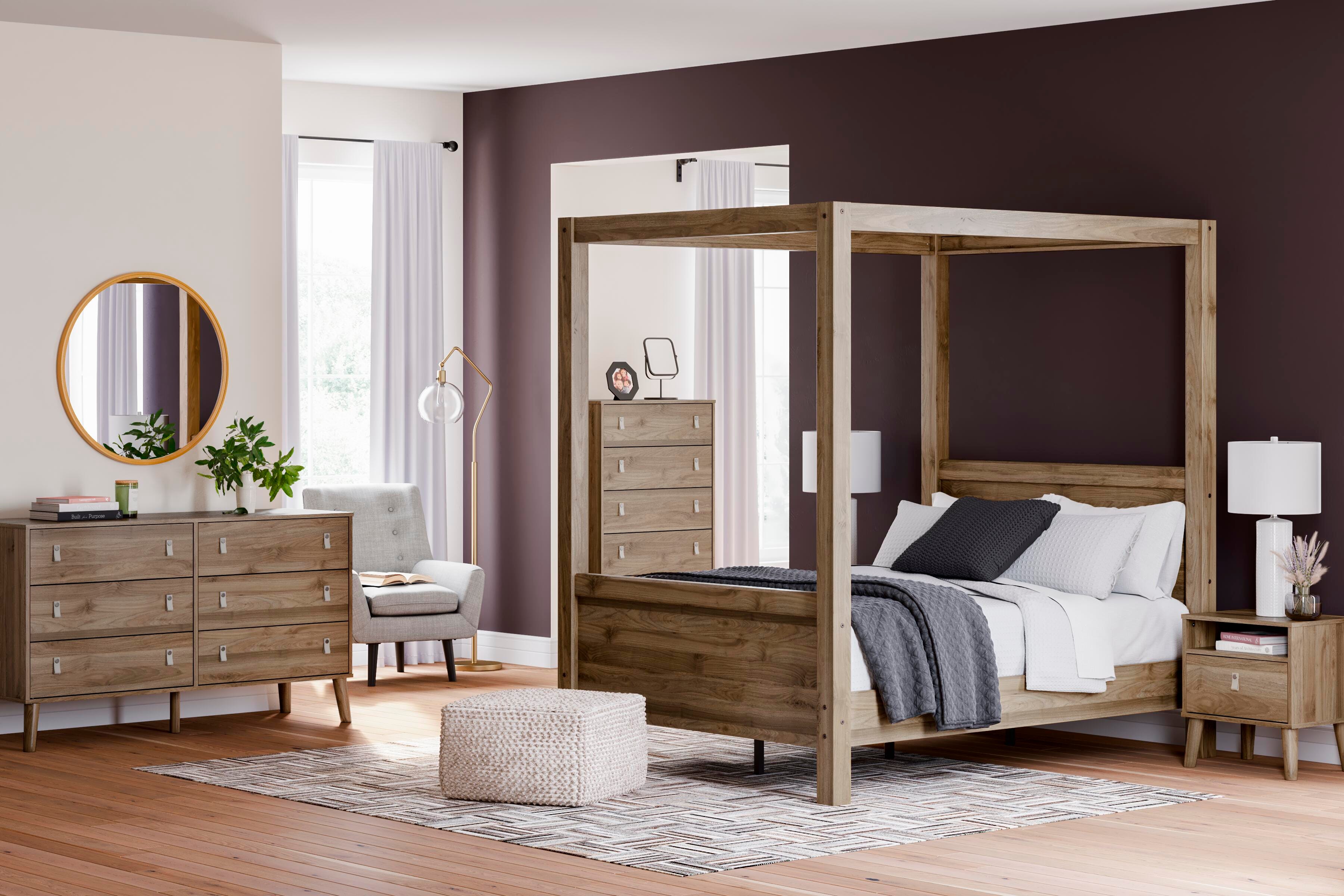 Aprilyn Full Canopy Bed, Honey, large