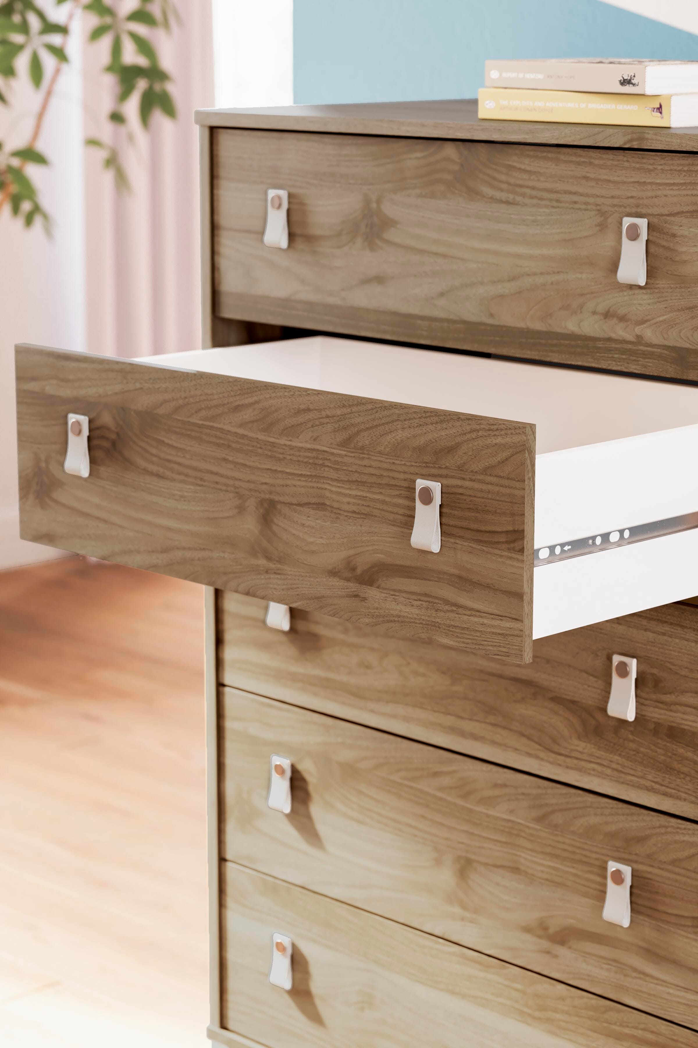 Aprilyn Chest of Drawers, Honey, large